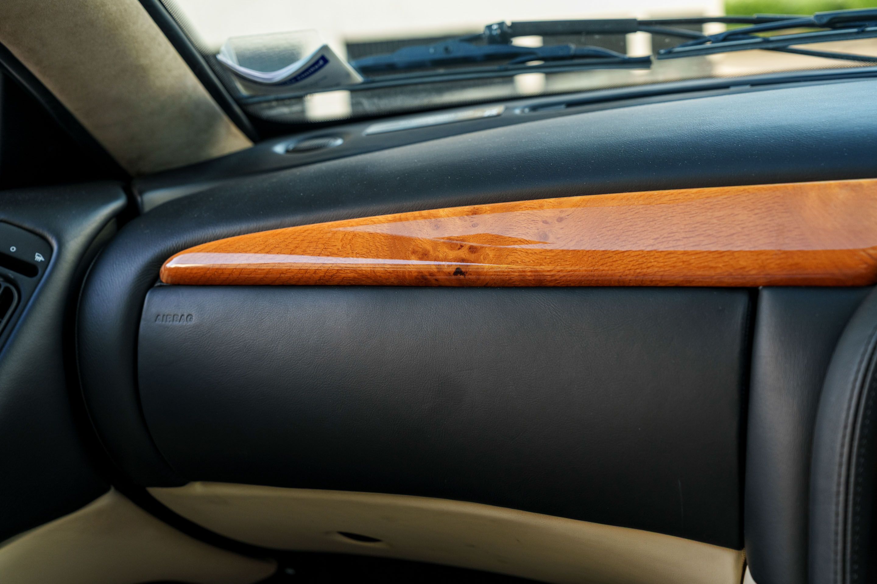 Photo 7 of 12 of 2001 Aston Martin DB7 Vantage Auto