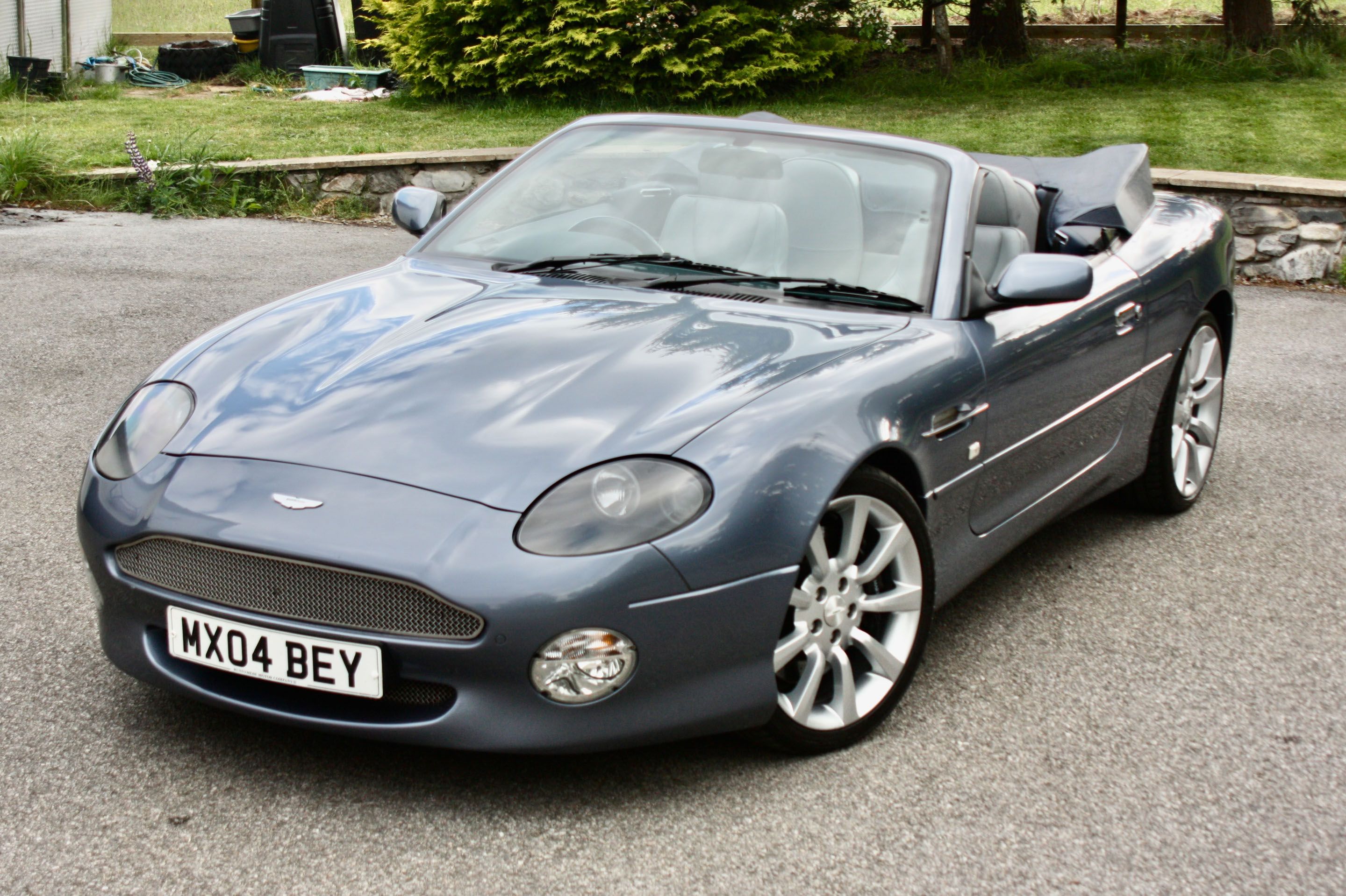Photo 2 of 12 of 2004 Aston Martin DB7 Vantage Volante