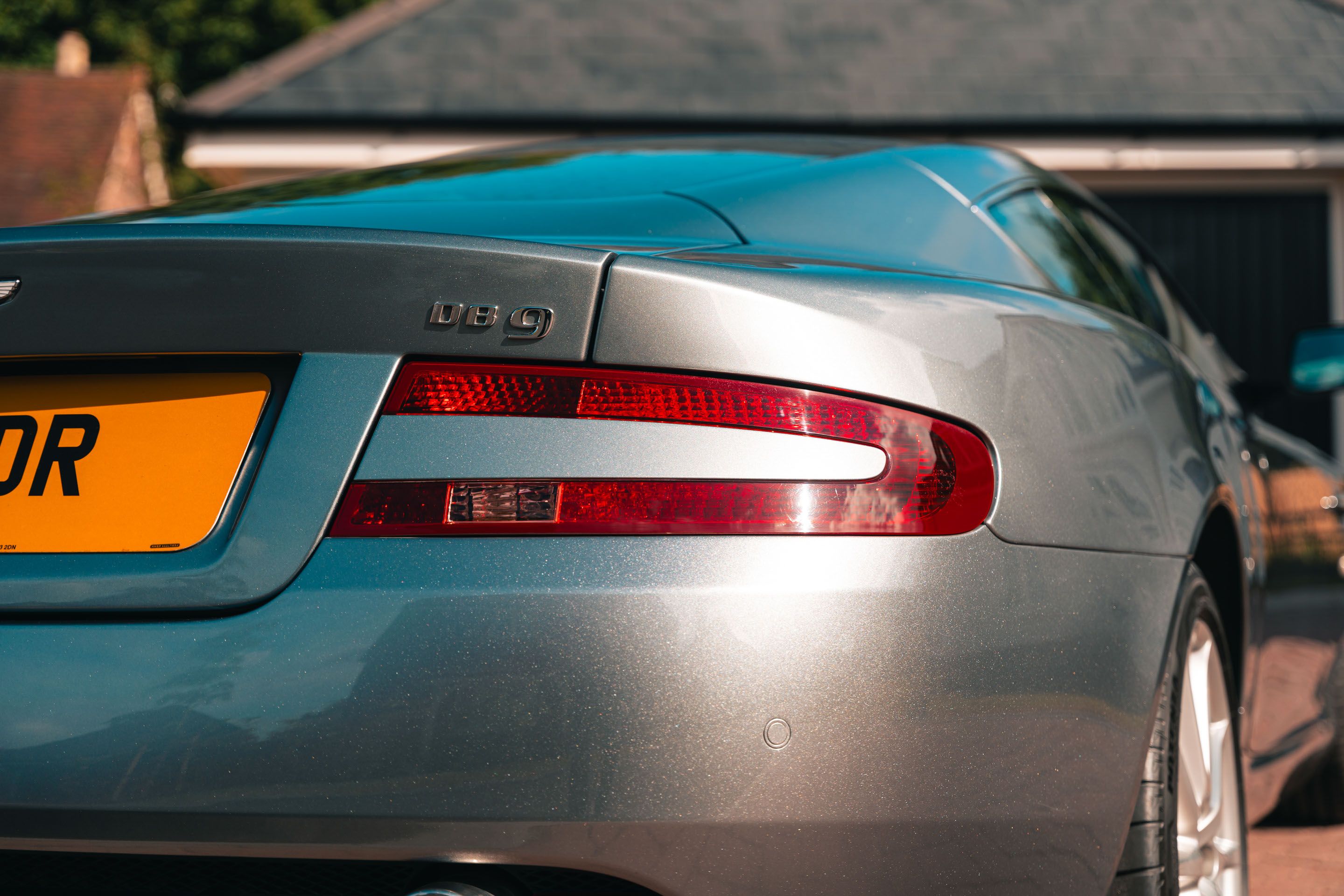 Photo 3 of 12 of 2008 Aston Martin DB9
