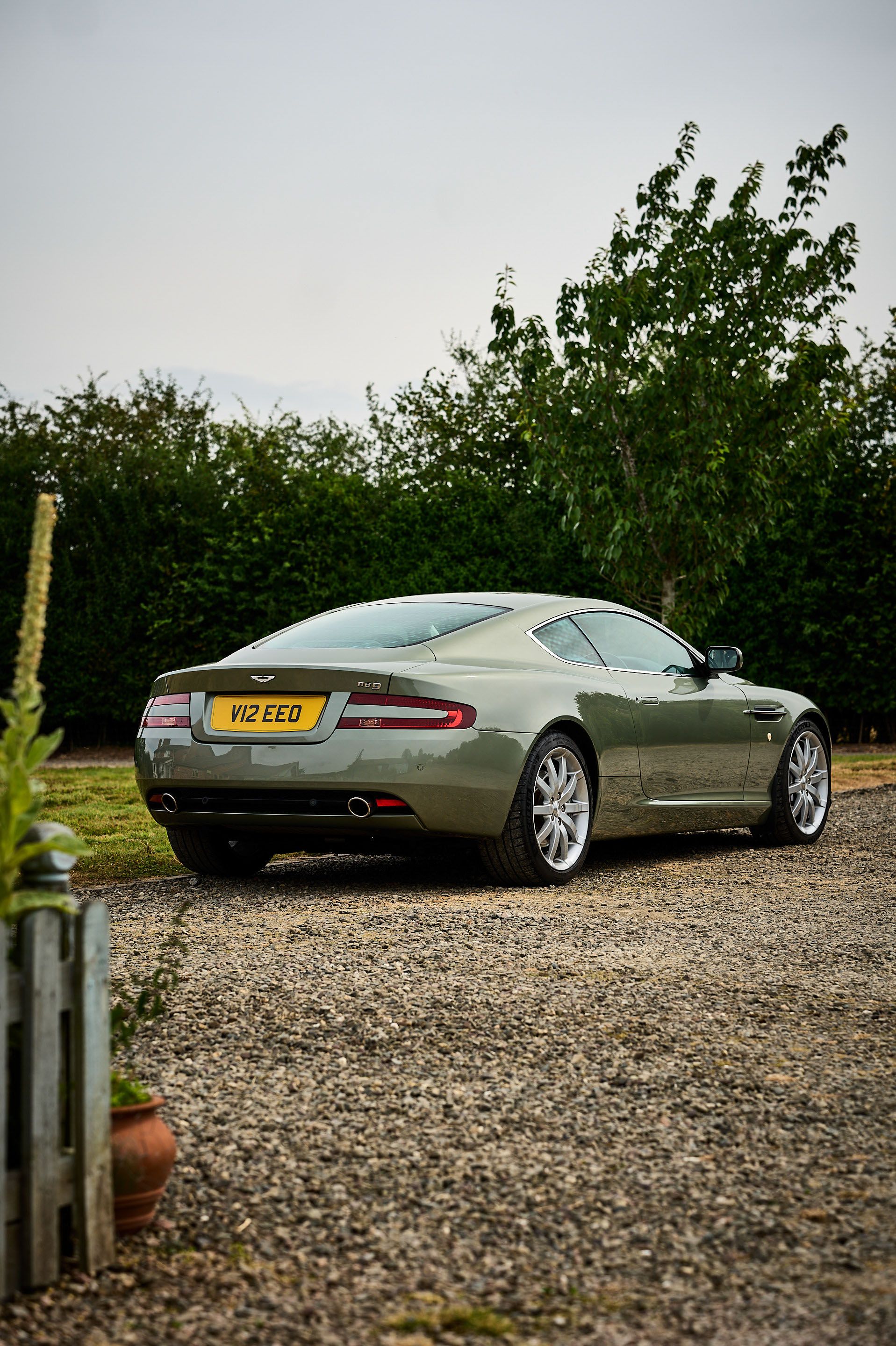 Photo 2 of 12 of 2005 Aston Martin DB9 Coupe Manual