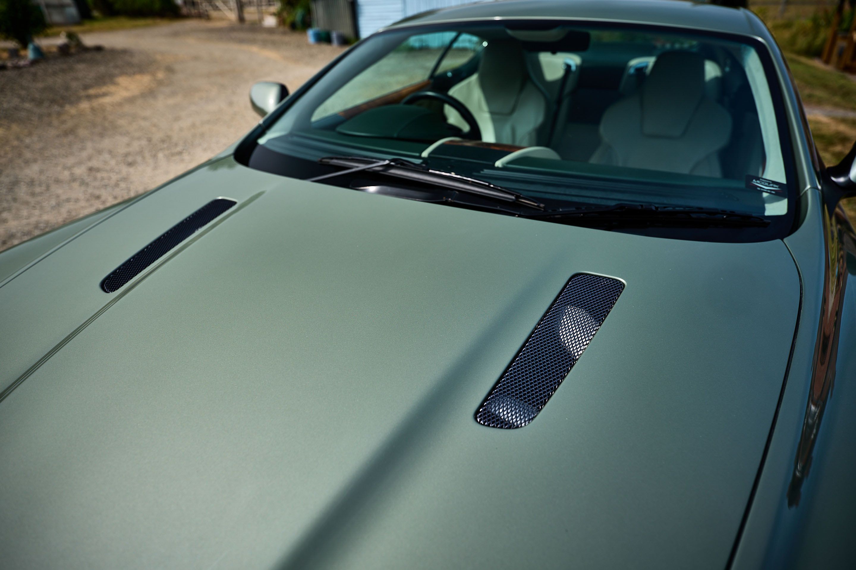 Photo 3 of 12 of 2005 Aston Martin DB9 Coupe Manual