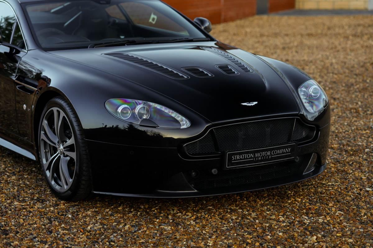 Aston Martin V12 Vantage S *Low miles 2015 model year*