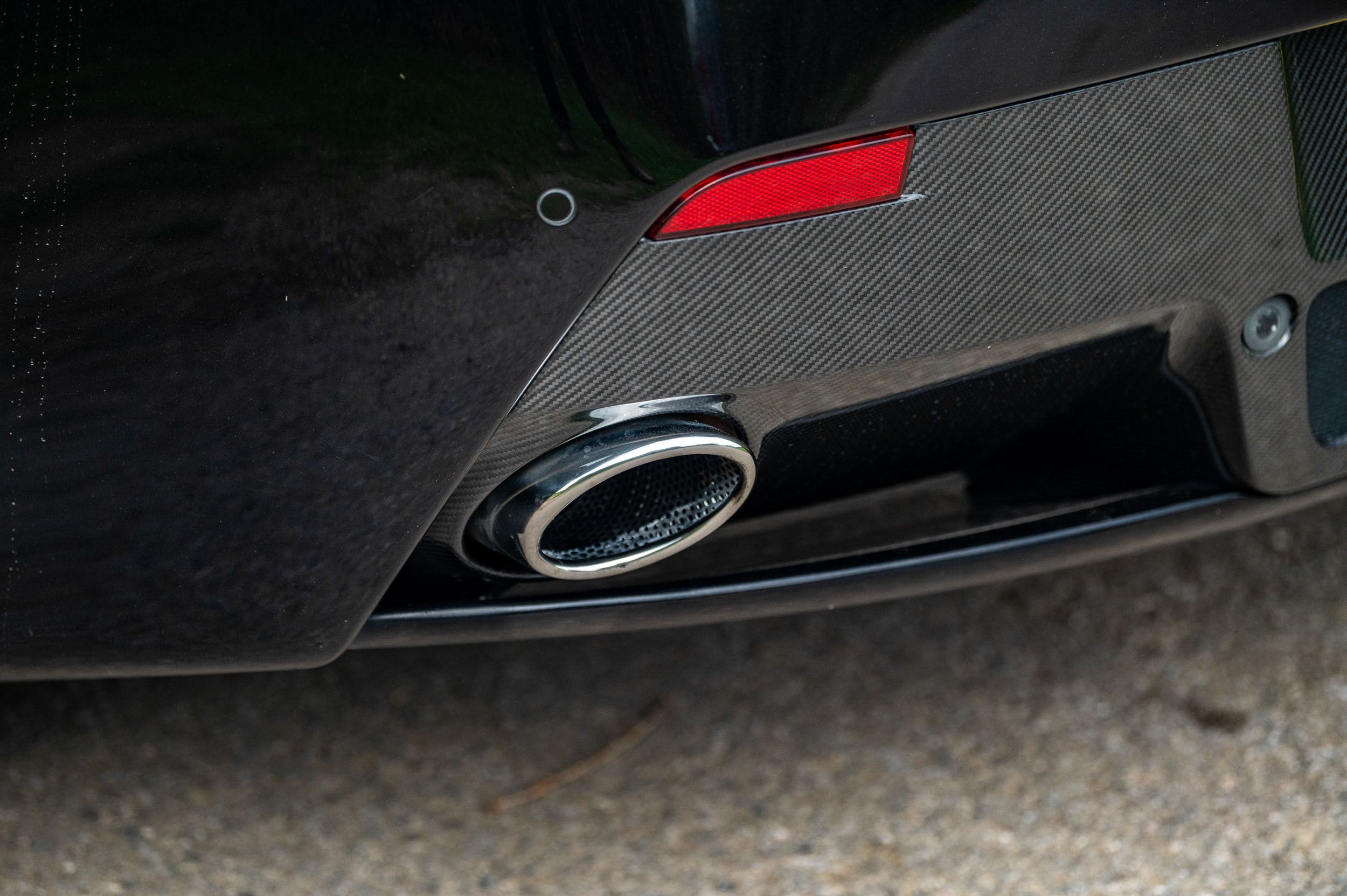 Photo 6 of 12 of 2012 Aston Martin V8 Vantage S Coupe - 1 Previous Owner
