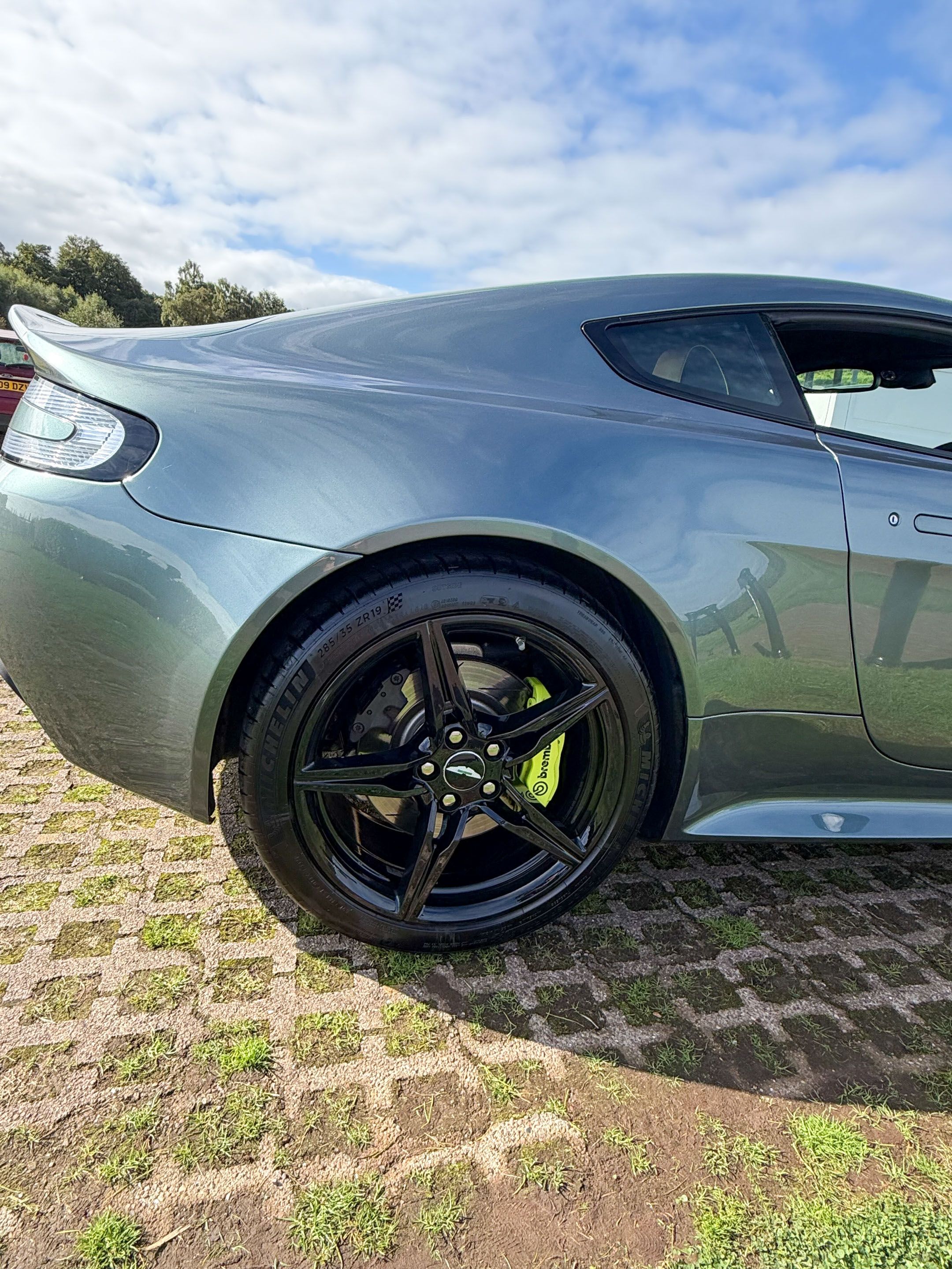 Photo 4 of 12 of 2019 Aston Martin V8 Vantage AMR - 1 Previous Owner