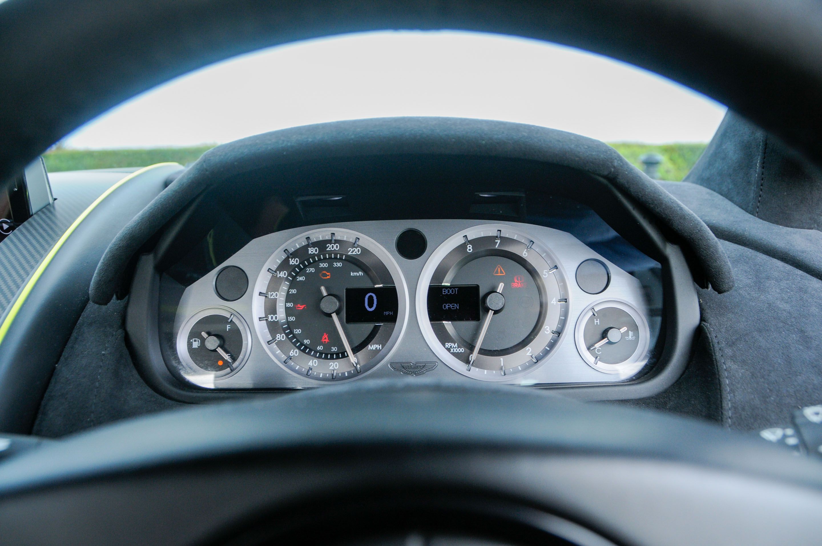 Photo 5 of 12 of 2019 Aston Martin V8 Vantage AMR - 1 Previous Owner
