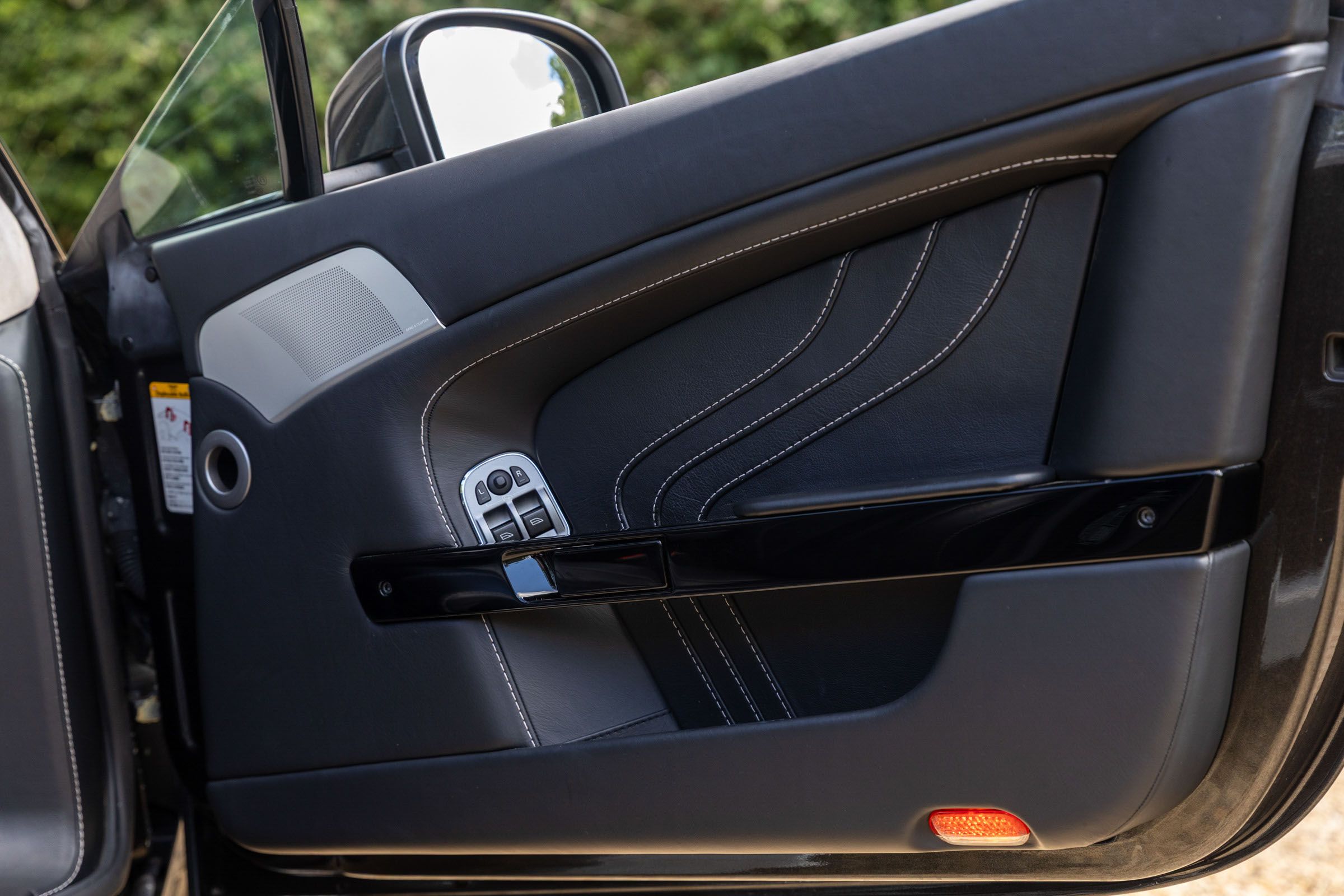 Photo 7 of 12 of 2014 Aston Martin SP10 Roadster
