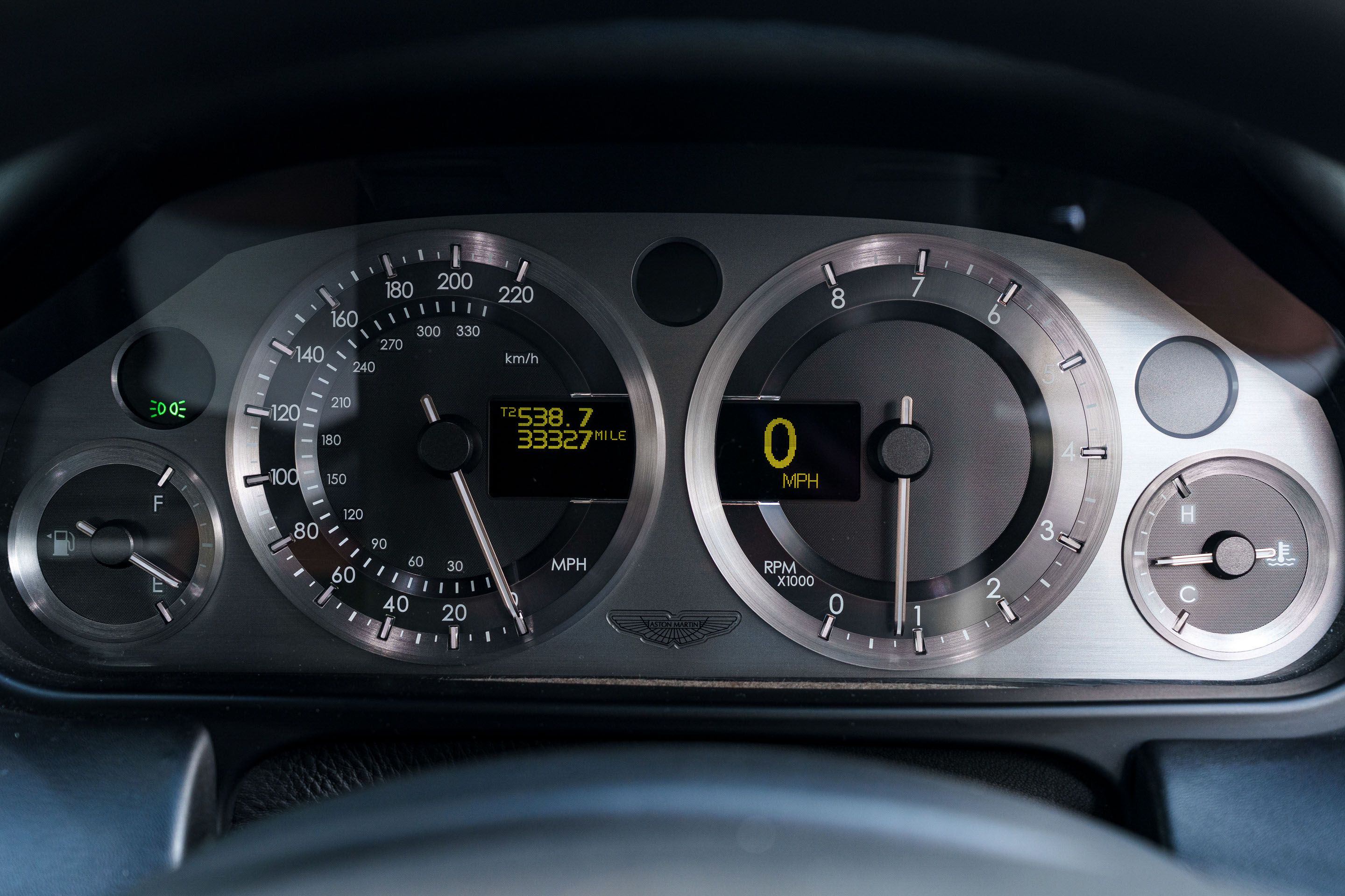 Photo 6 of 12 of 2005 Aston Martin V8 Vantage 4.3 Manual