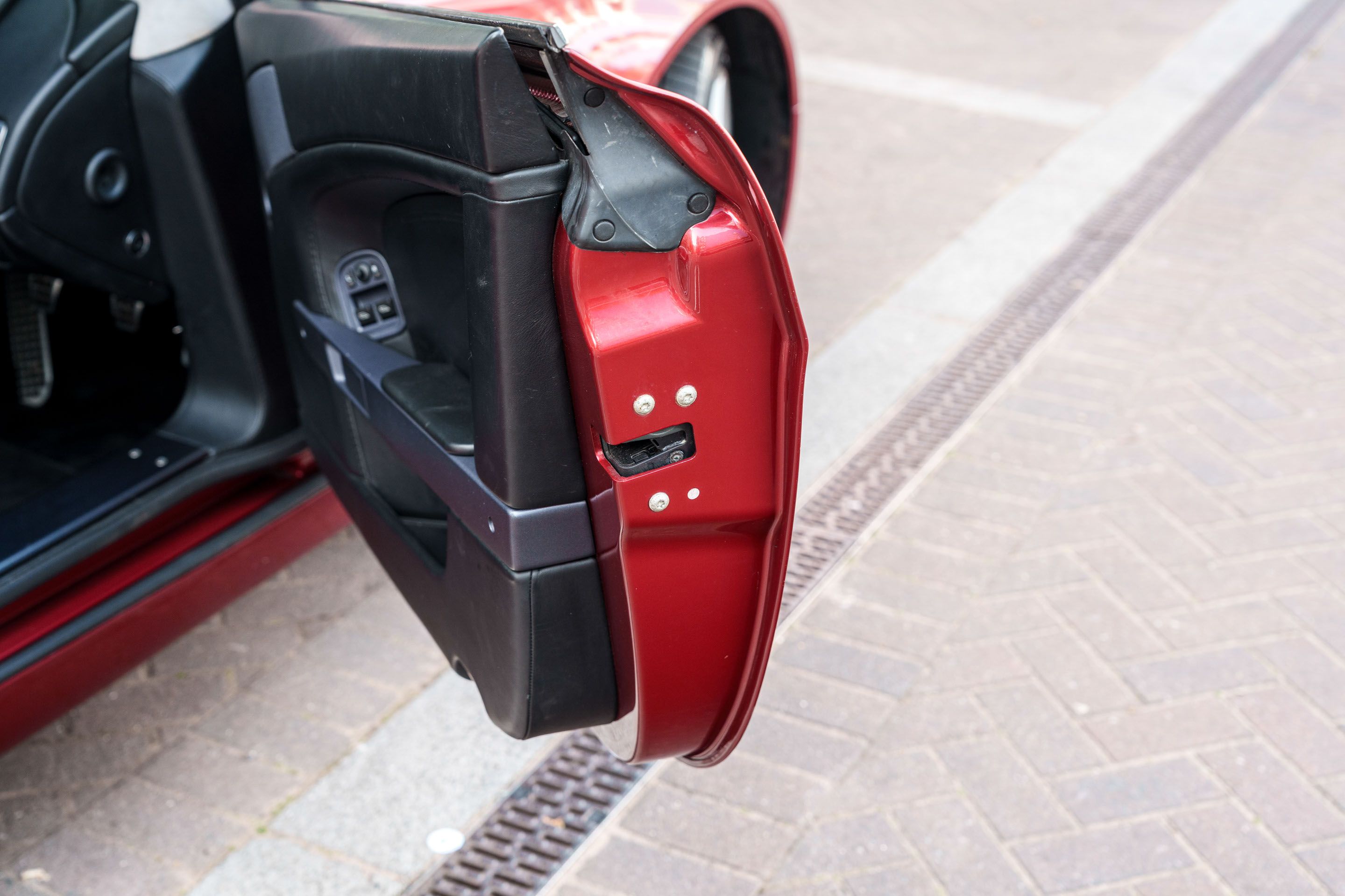 Photo 7 of 12 of 2005 Aston Martin V8 Vantage 4.3 Manual