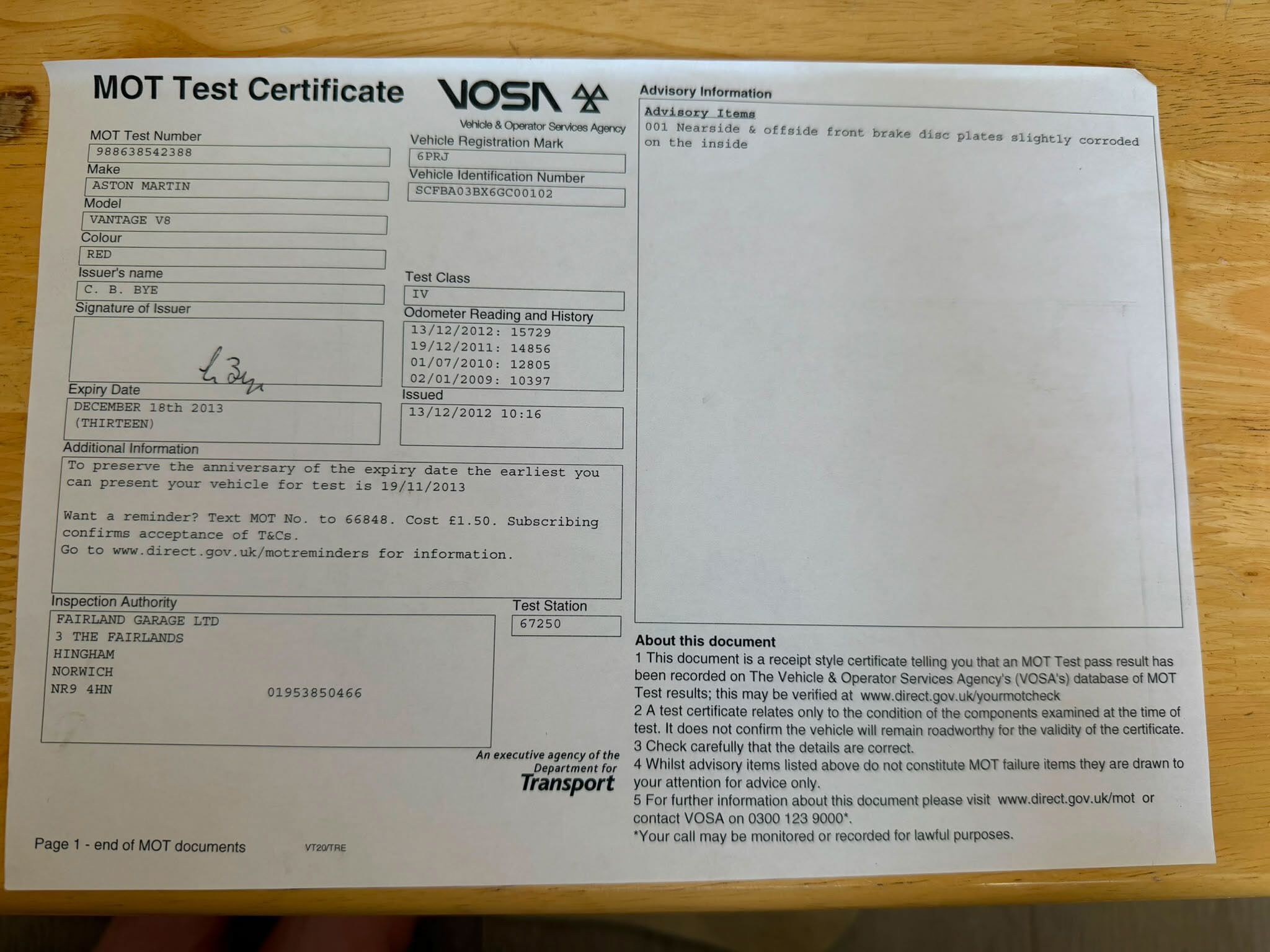 Photo 11 of 12 of 2005 Aston Martin V8 Vantage 4.3 Manual