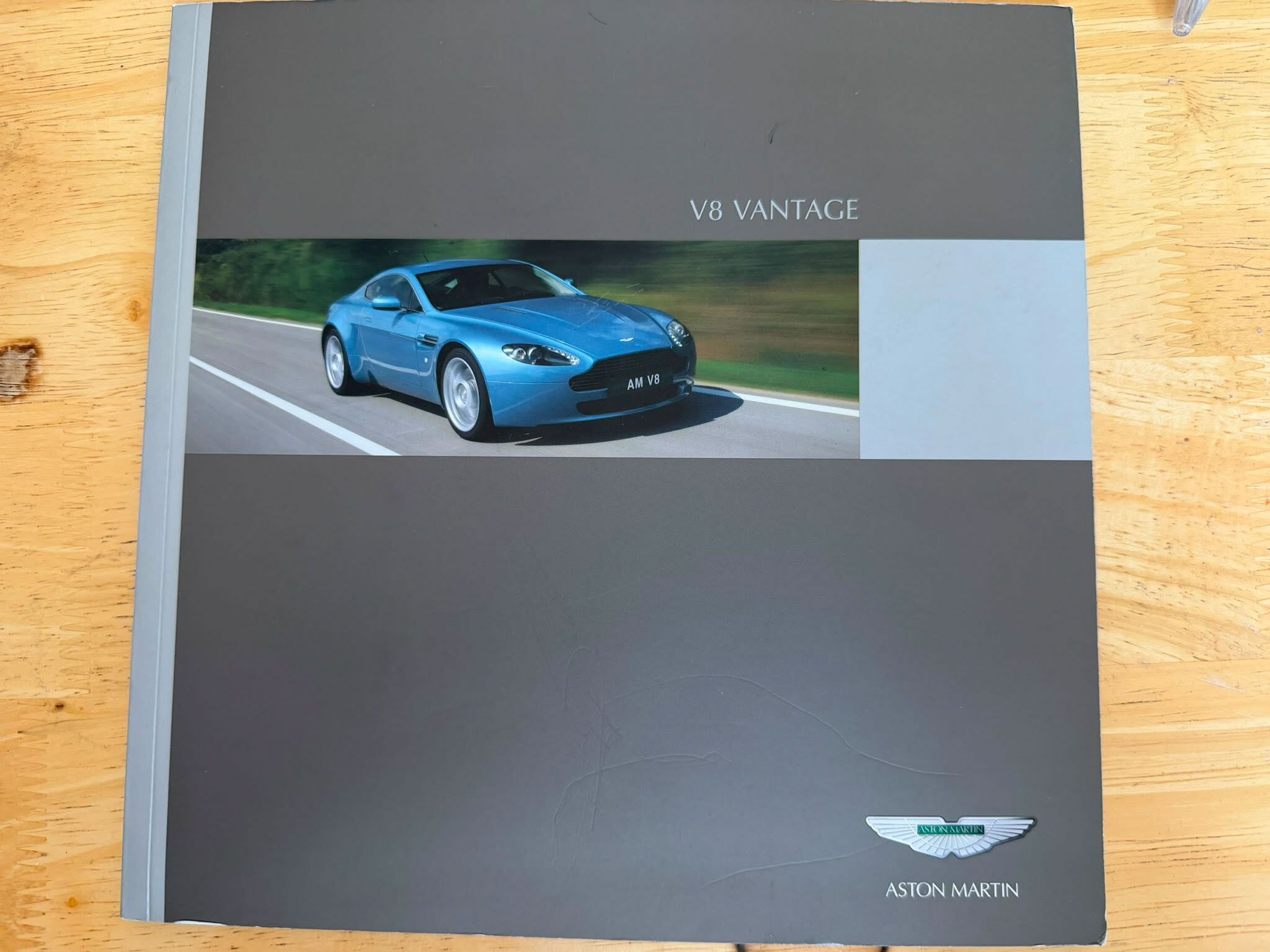 Photo 12 of 12 of 2005 Aston Martin V8 Vantage 4.3 Manual