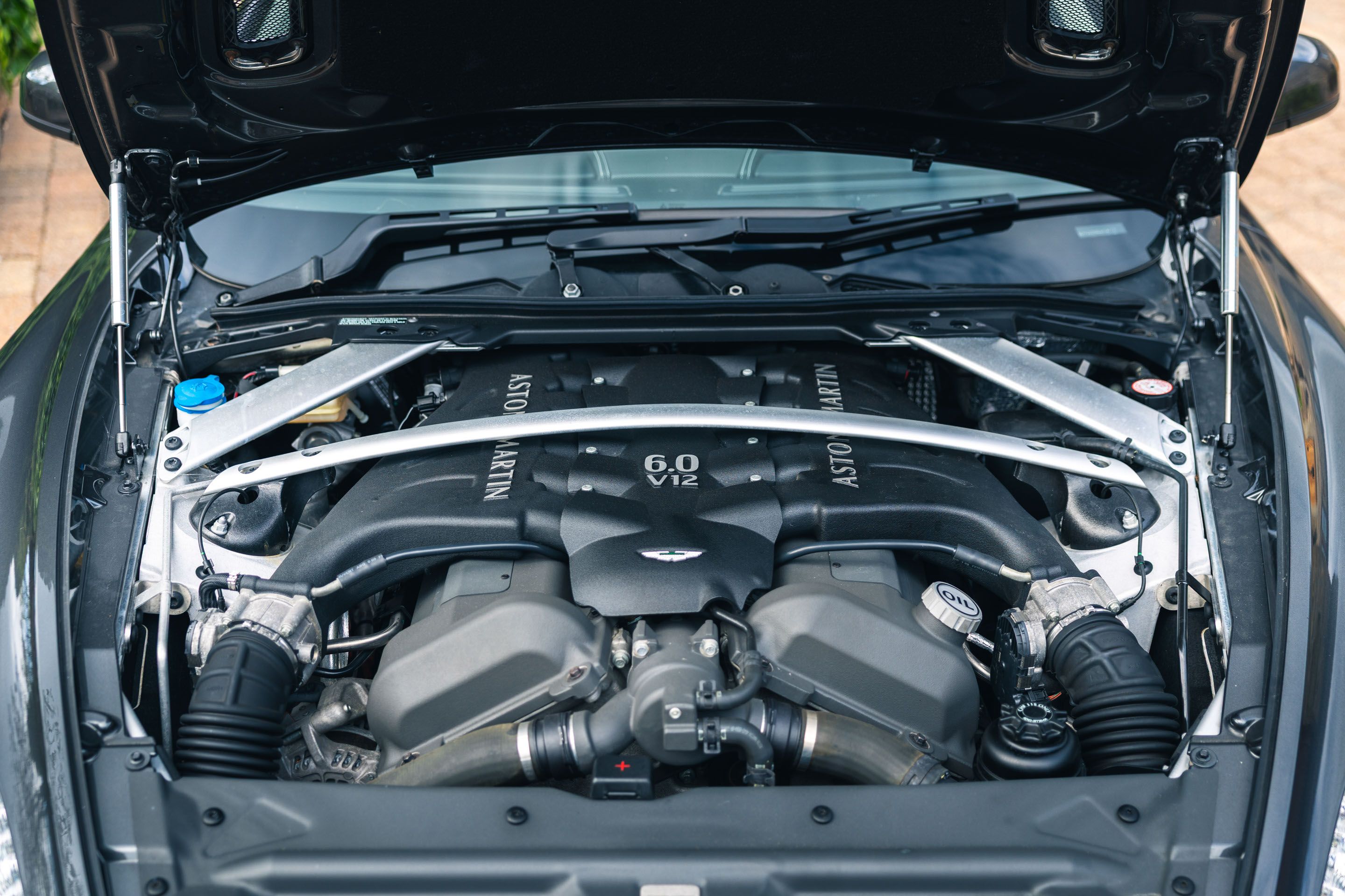 Photo 10 of 12 of 2011 Aston Martin Virage Volante