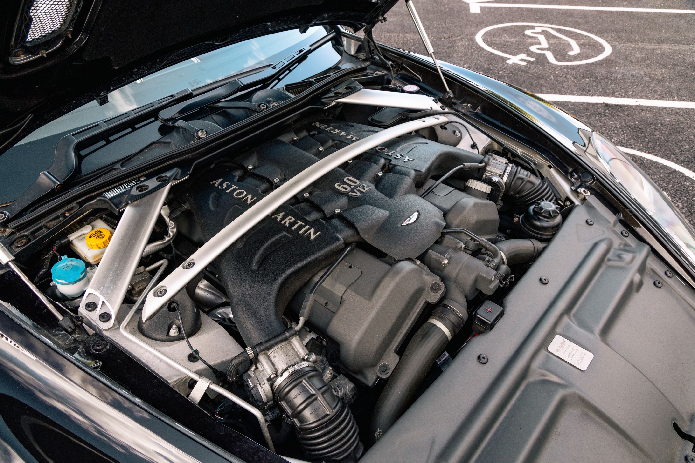 Photo 10 of 12 of 2011 Aston Martin Virage Volante