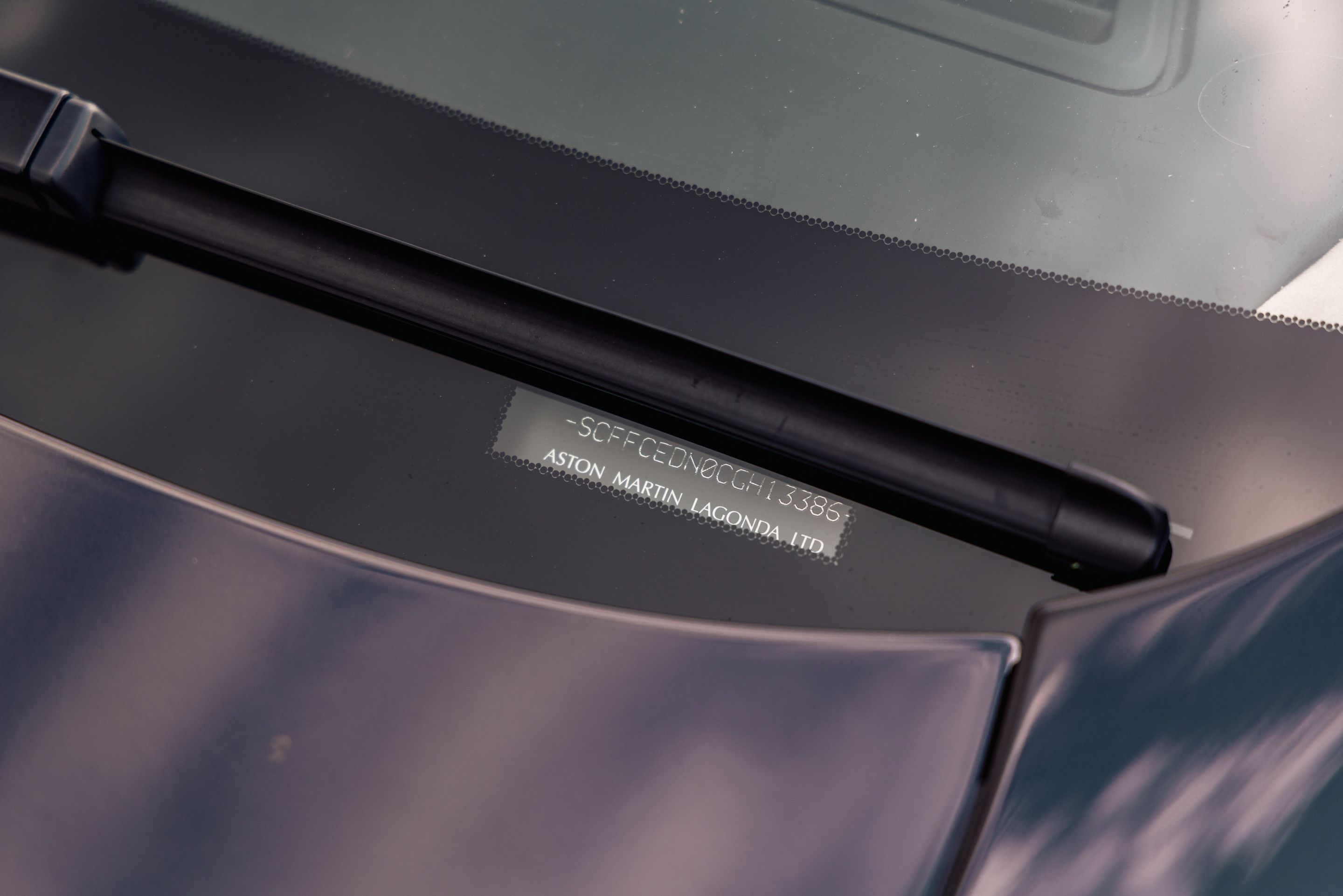 Photo 6 of 12 of 2011 Aston Martin Virage Volante