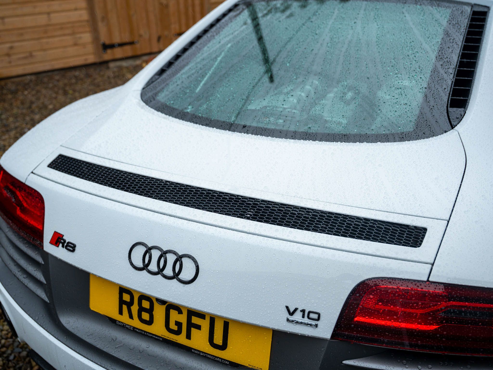 Photo 3 of 12 of 2014 Audi R8 V10 Plus