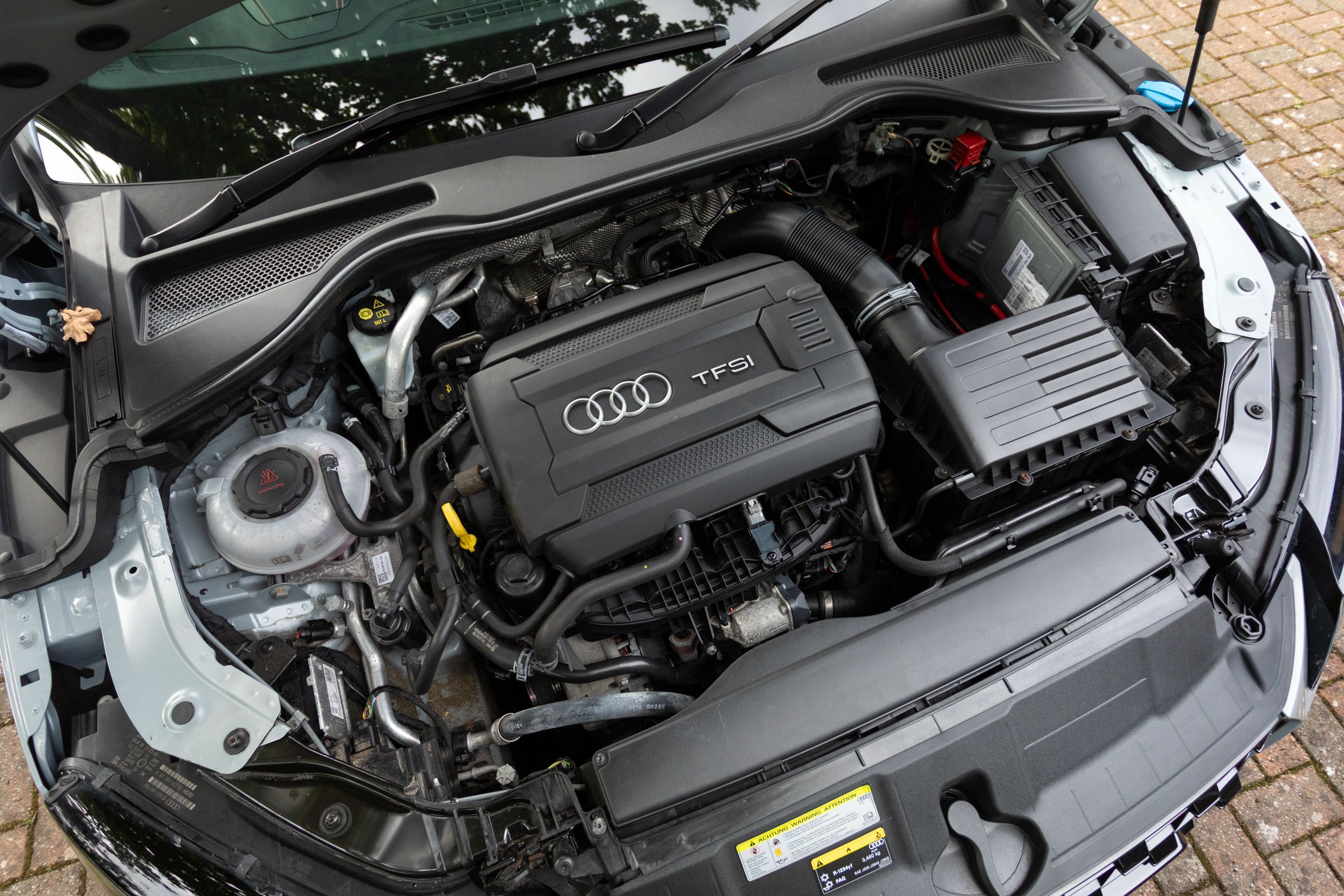 Photo 10 of 12 of 2019 Audi TT 20 Years TFSI Quattro - Single Owner