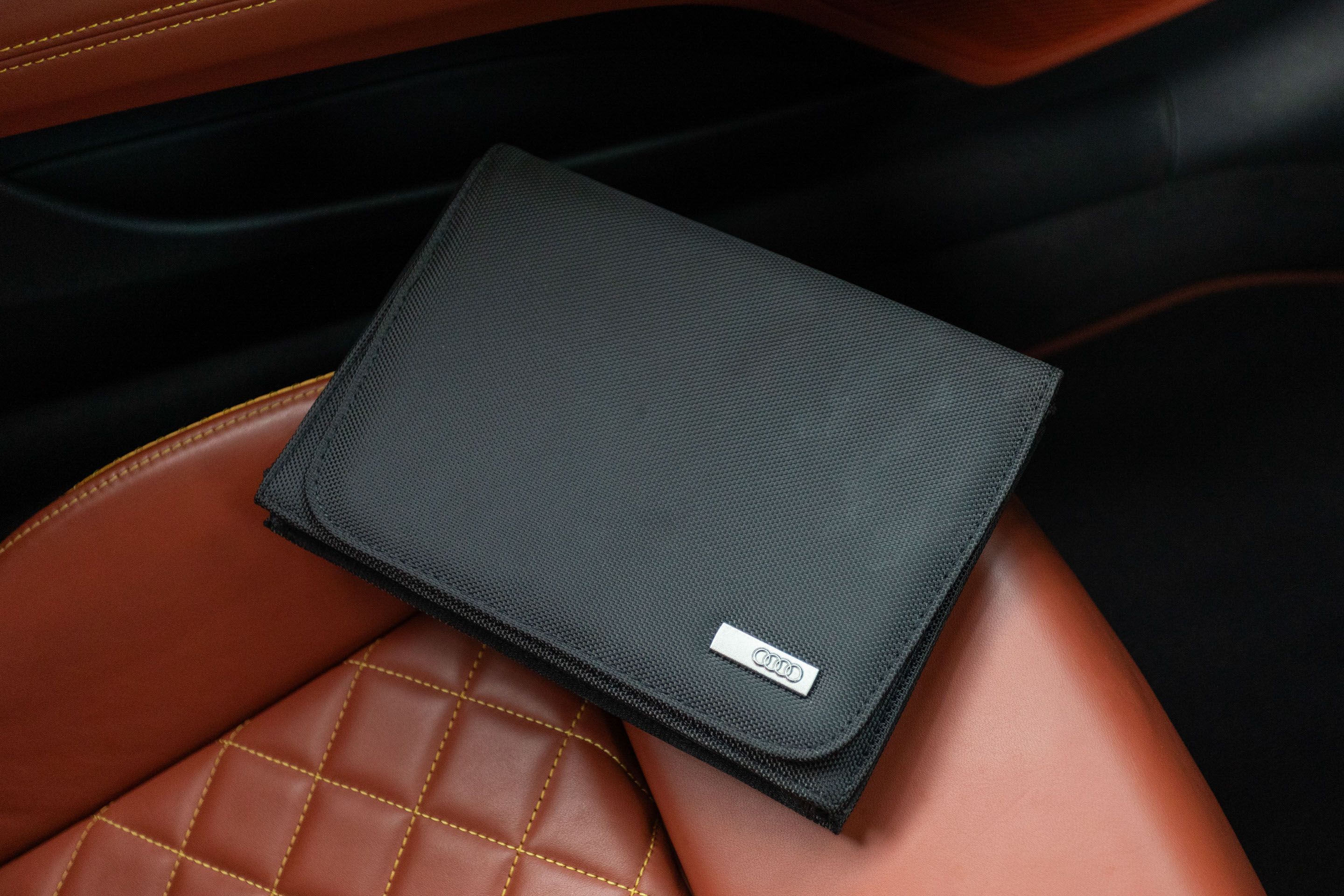 Photo 12 of 12 of 2019 Audi TT 20 Years TFSI Quattro - Single Owner