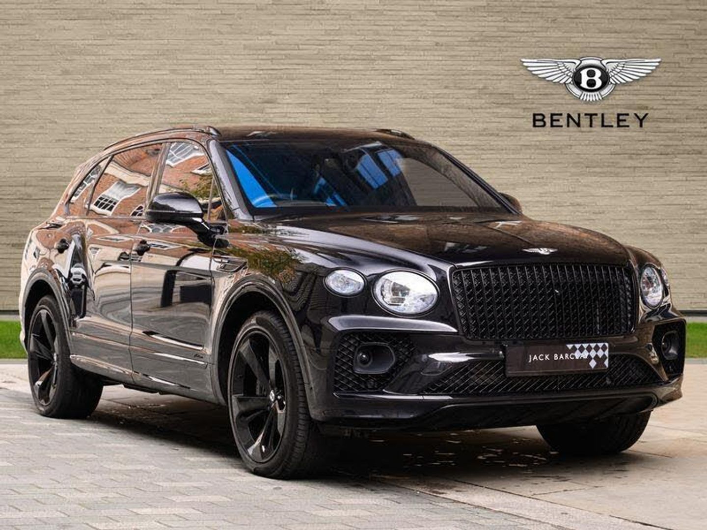 Used 2023 BENTLEY BENTAYGA V8 AZURE AUTO for sale - PistonHeads UK