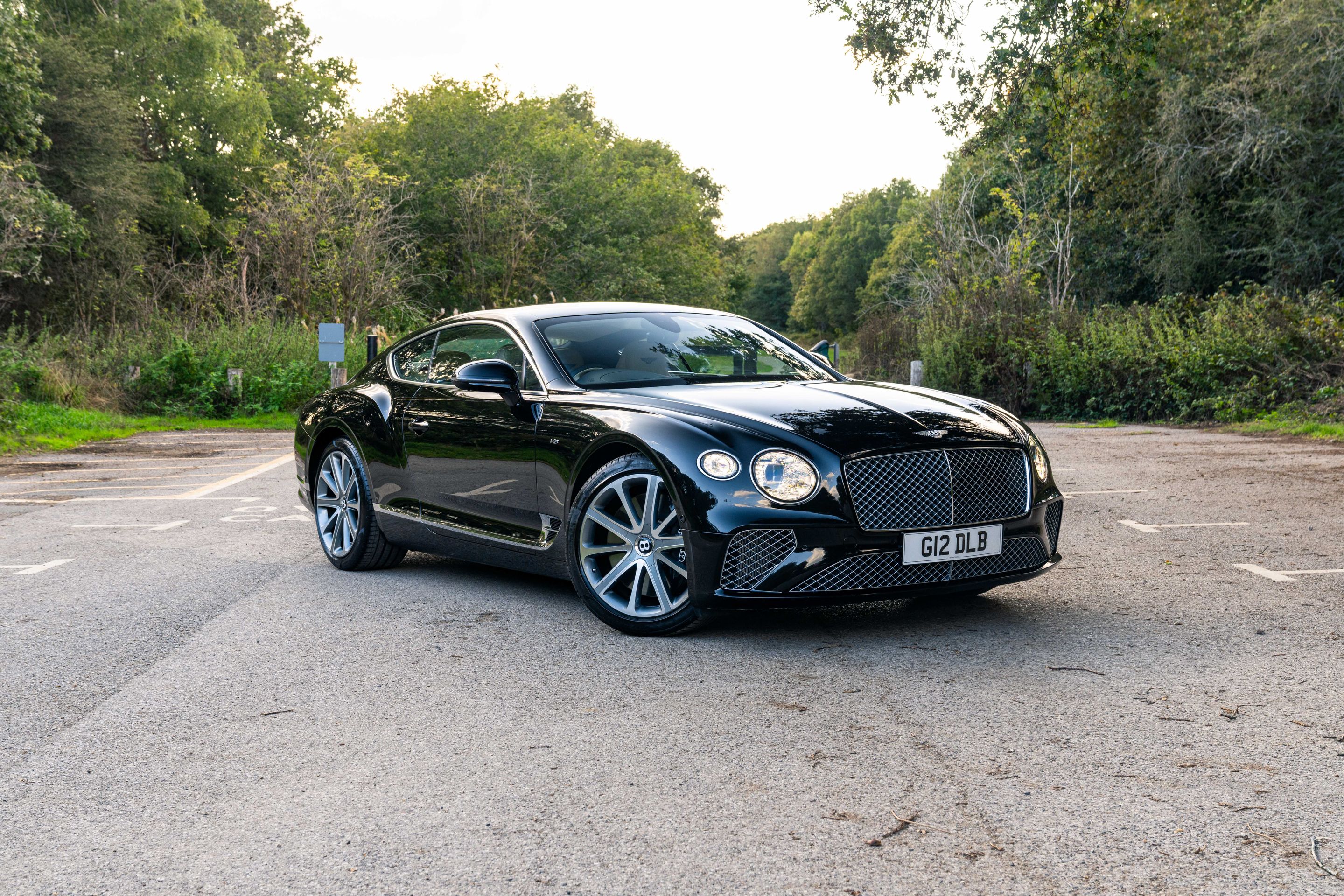 Photo 3 of 12 of 2020 Bentley Continental GT V8