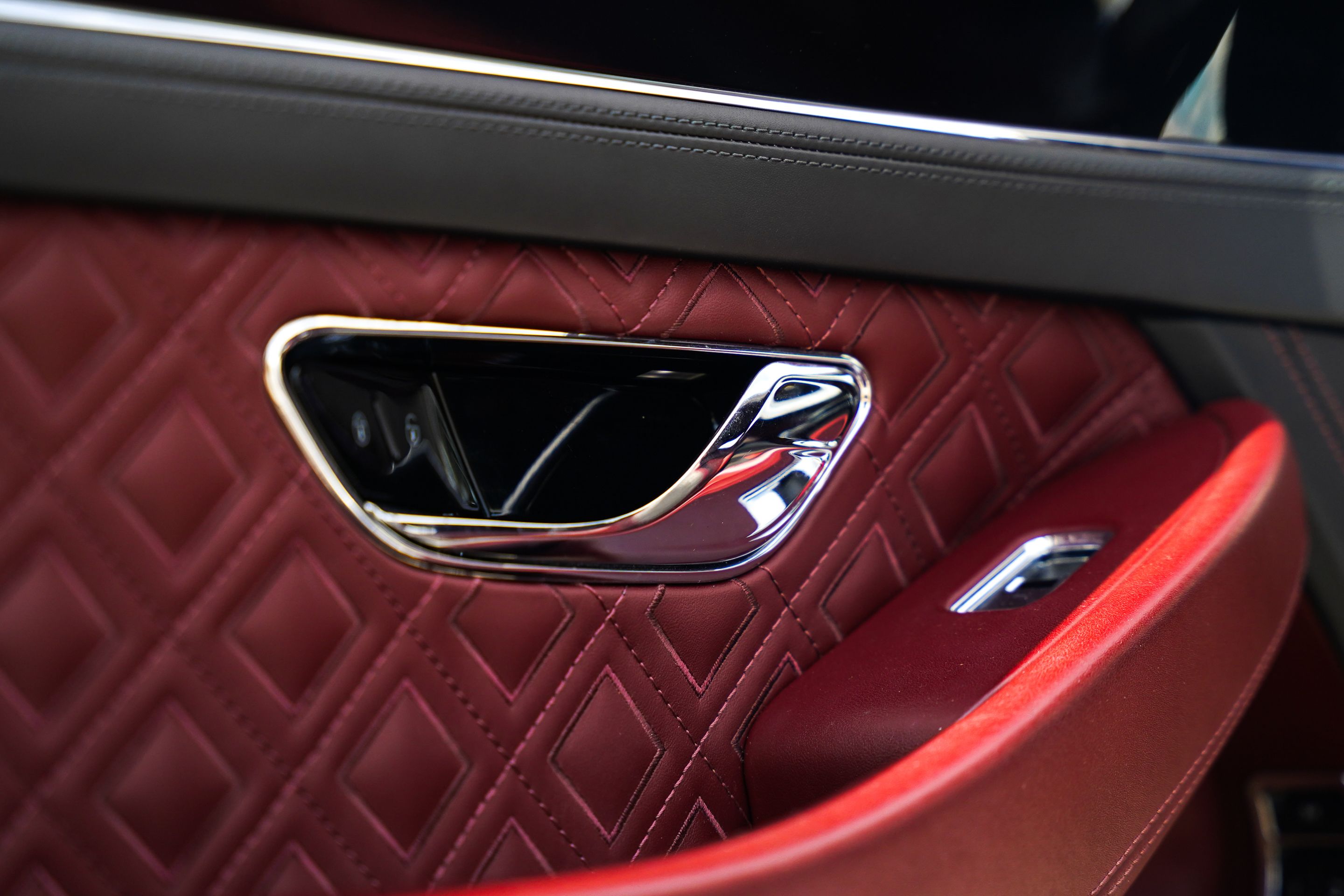 Photo 7 of 12 of 2019 Bentley Continental GT Auto 4WD