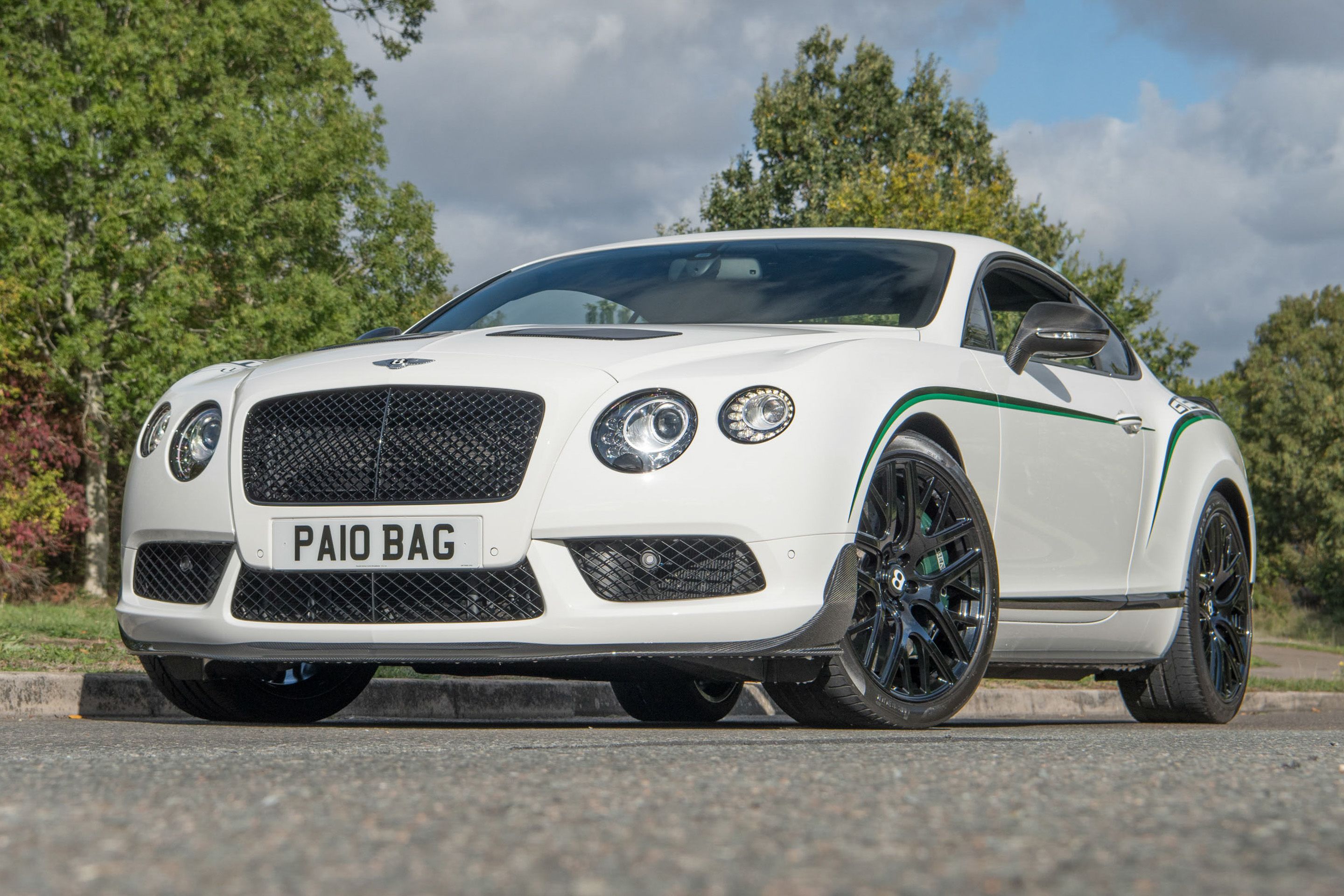 Photo 2 of 12 of 2014 Bentley Continental GT3-R