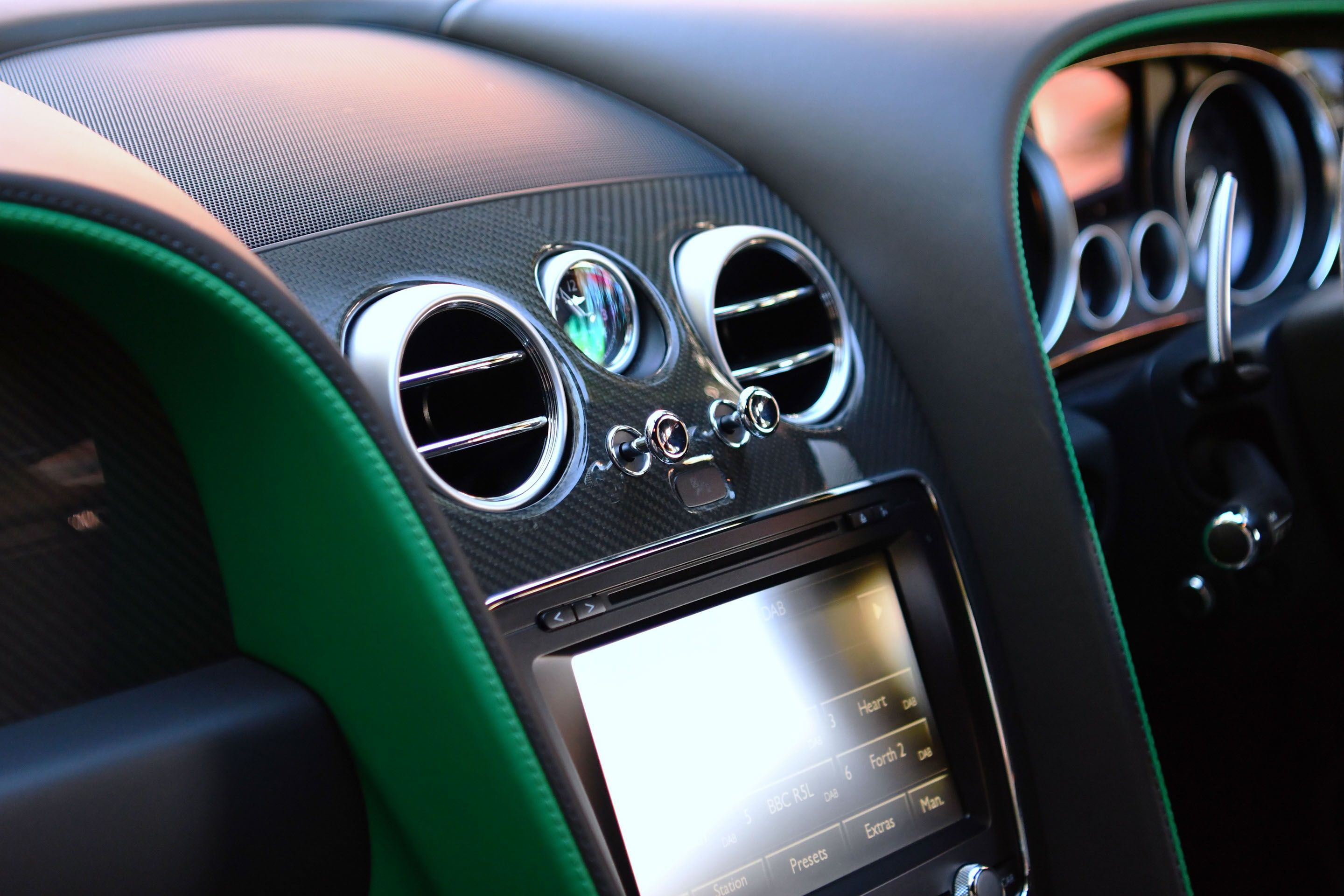 Photo 6 of 12 of 2014 Bentley Continental GT3-R