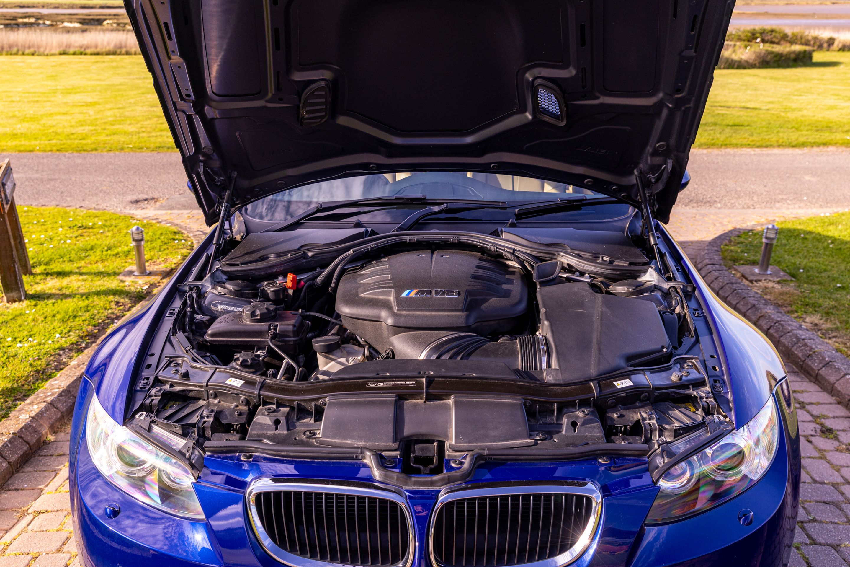 Photo 10 of 12 of 2012 BMW M3 (E92) Coupe DCT