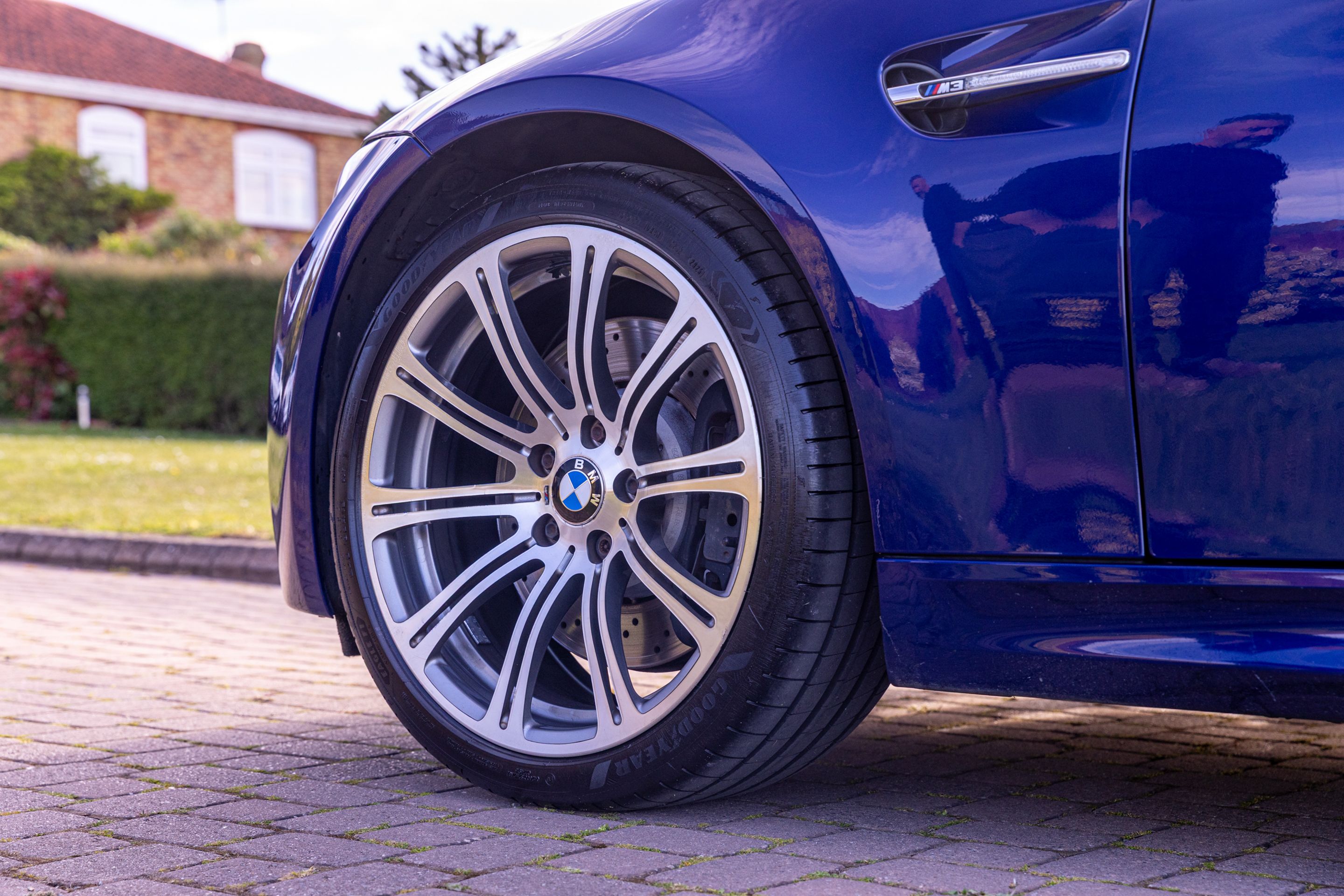 Photo 3 of 12 of 2012 BMW M3 (E92) Coupe DCT