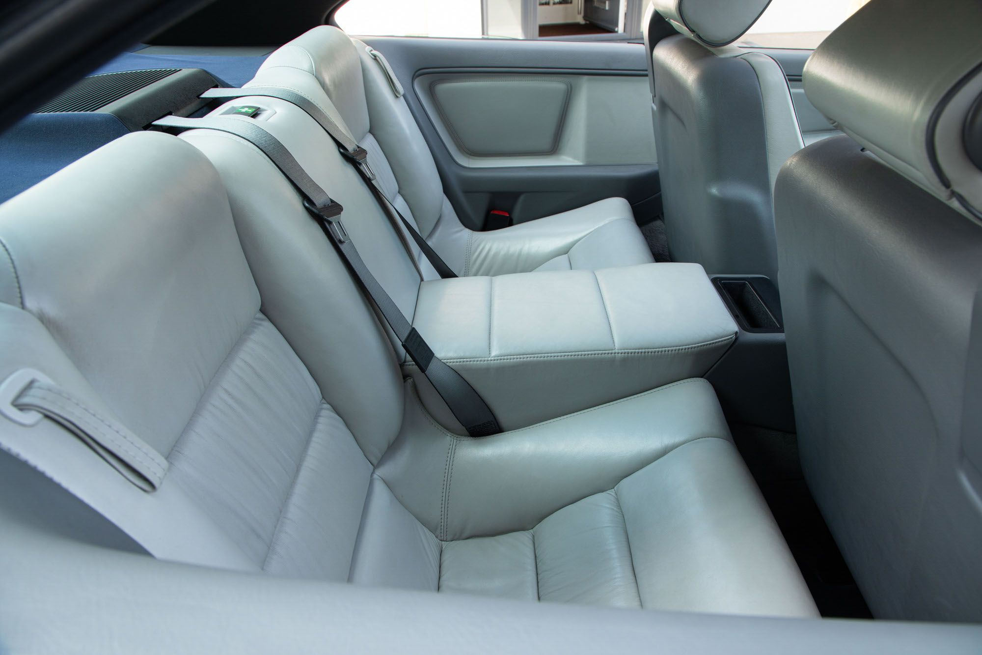 Photo 8 of 12 of 1997 BMW 840Ci Individual (E31)