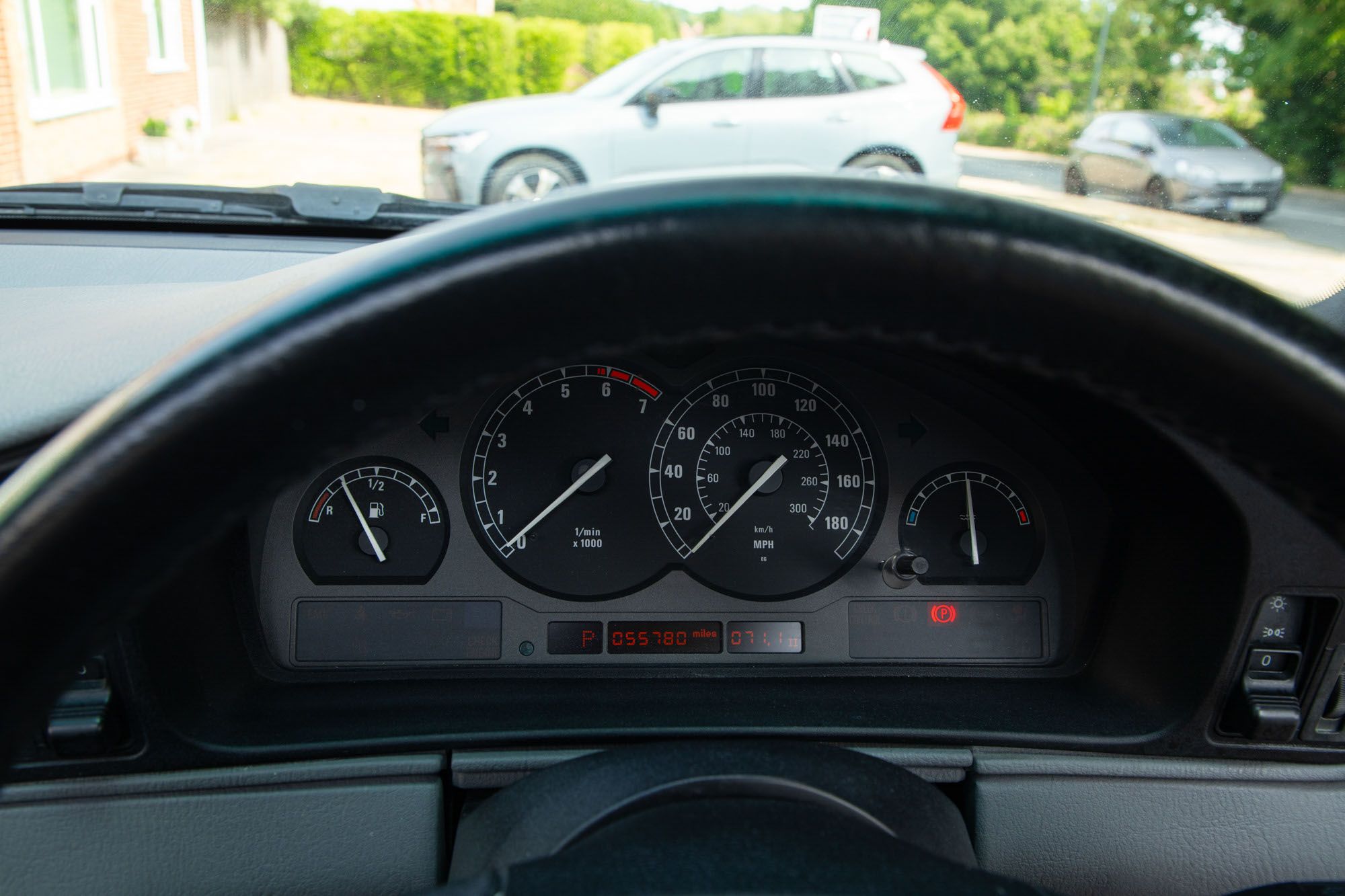 Photo 6 of 12 of 1997 BMW 840Ci Individual (E31)