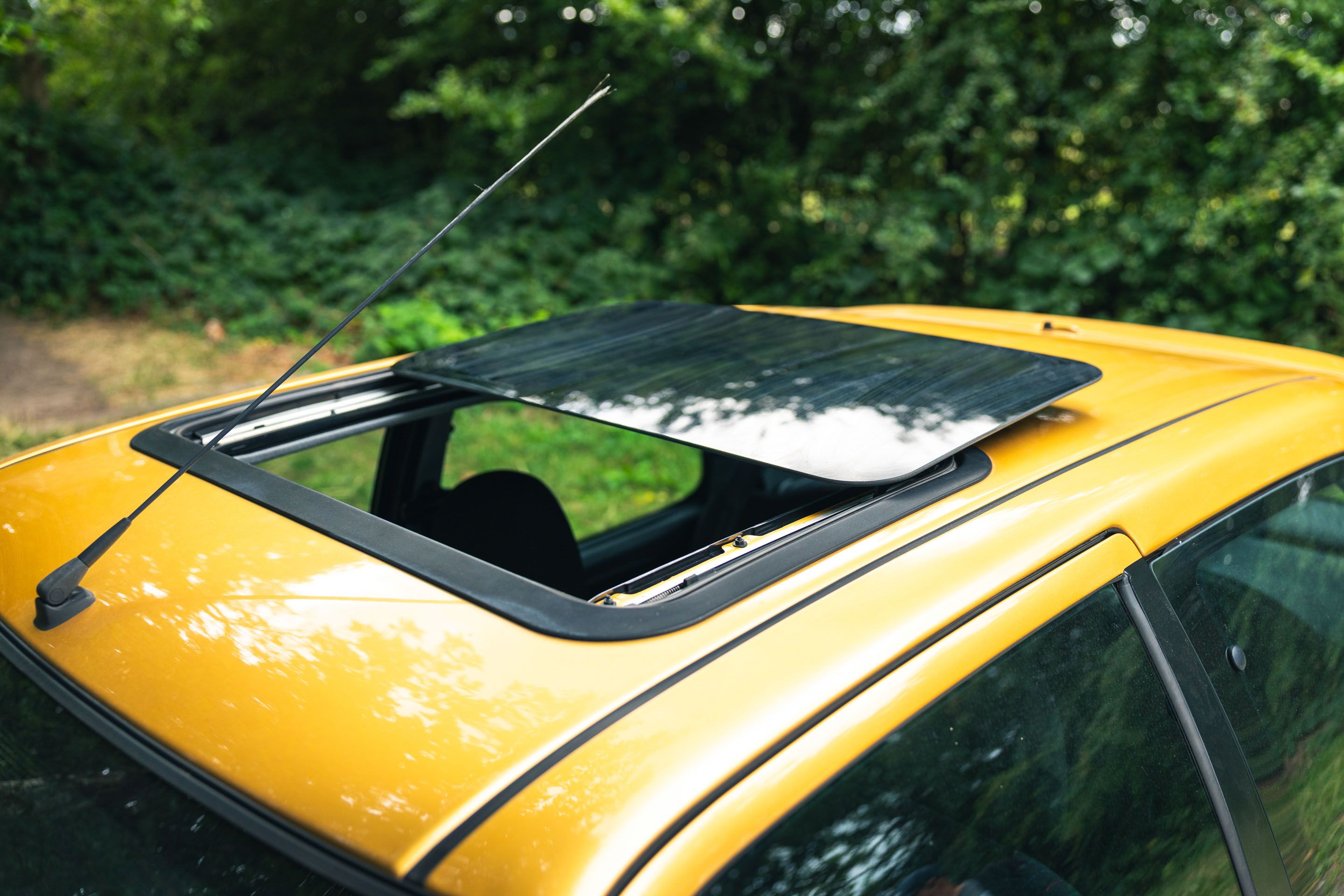 Photo 3 of 12 of 2000 Citroen Saxo VTR