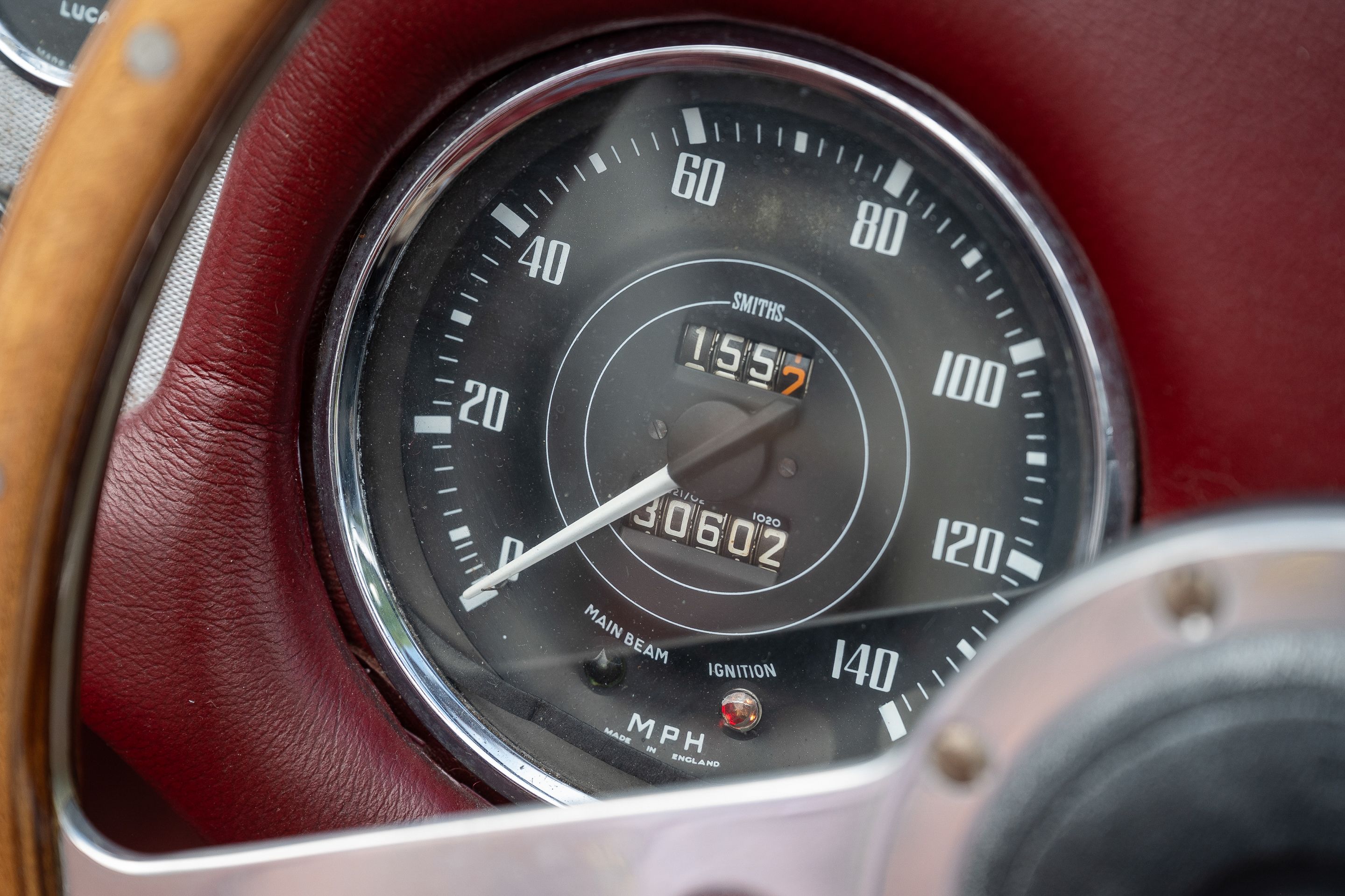 Photo 7 of 12 of 1963 Daimler Dart SP250