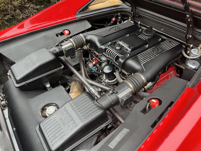 Ferrari 355 engine