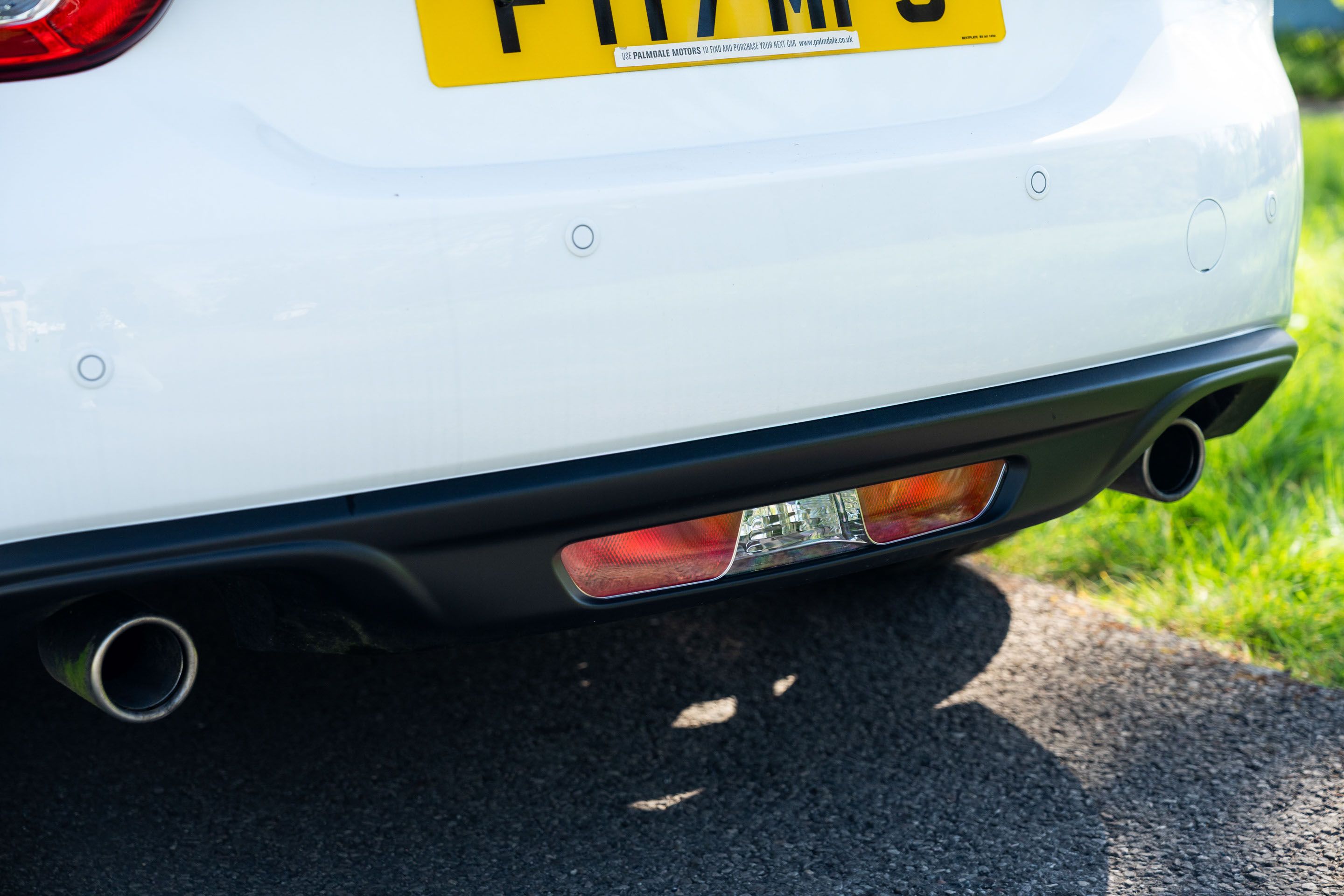 Photo 5 of 12 of 2017 Fiat 124 Spider Lusso MultiAir Manual Just 2k miles