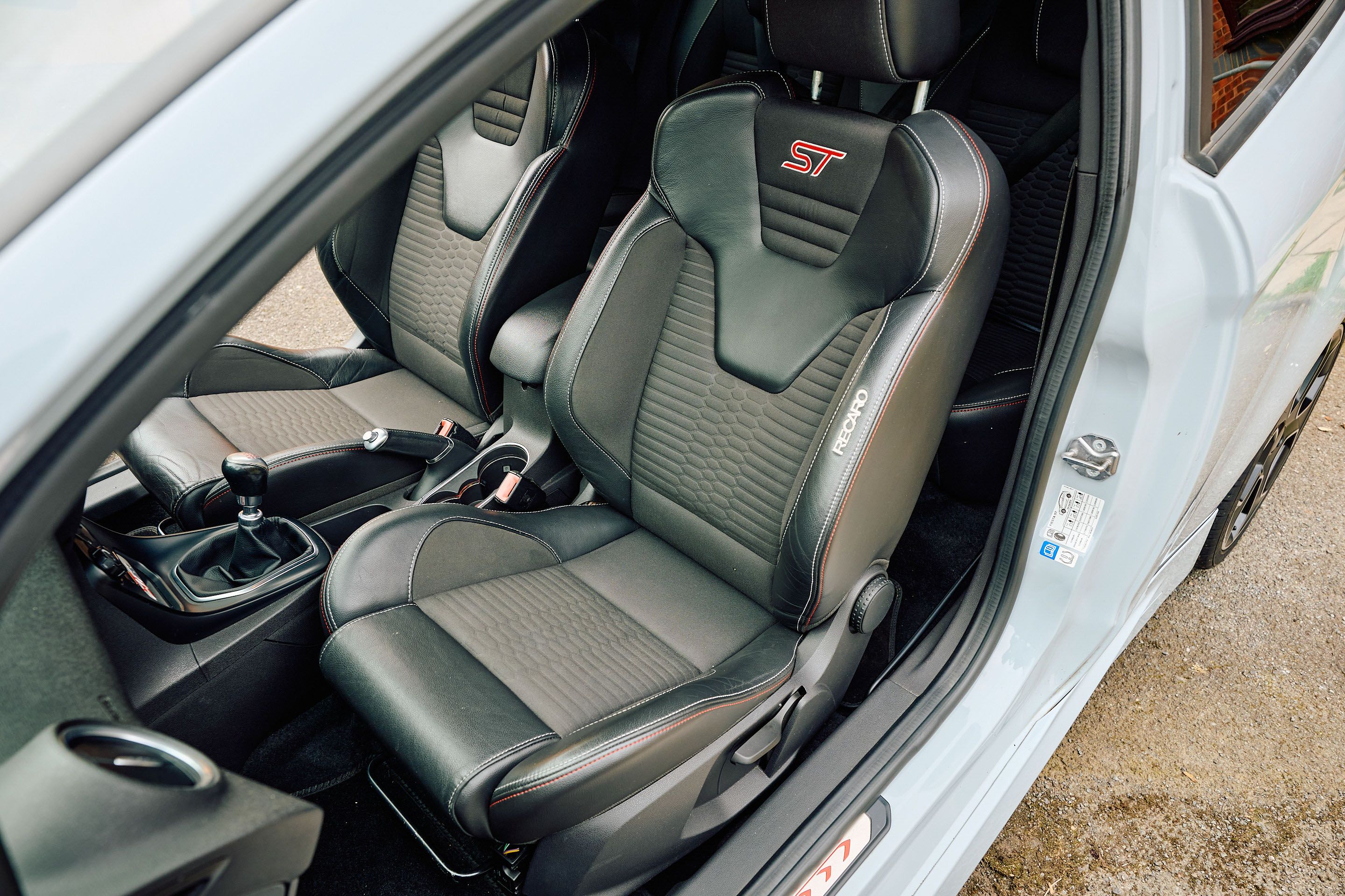 Photo 8 of 12 of 2017 Ford Fiesta ST200