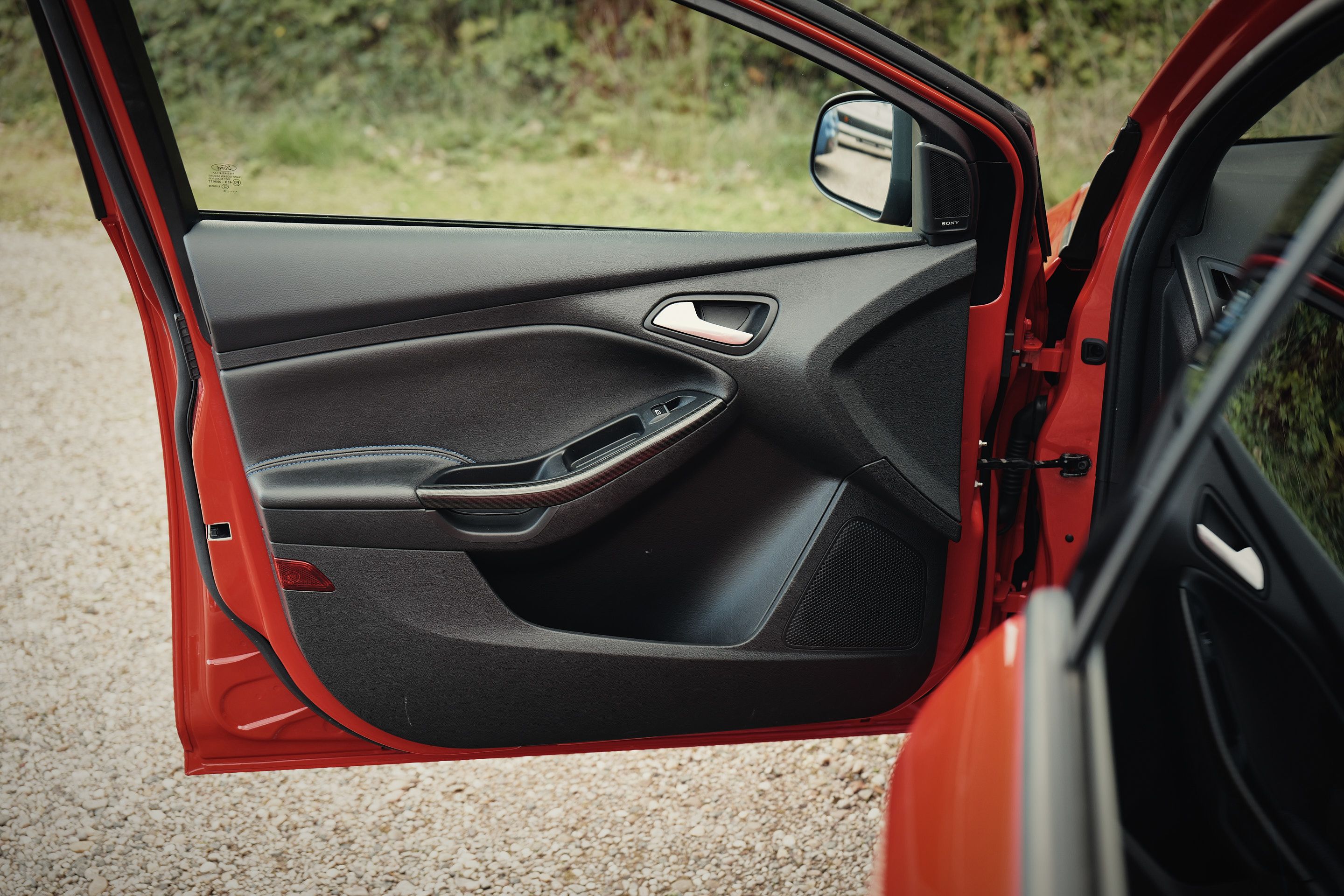 Photo 8 of 12 of 2018 Ford Focus RS (Mk3) Red Edition