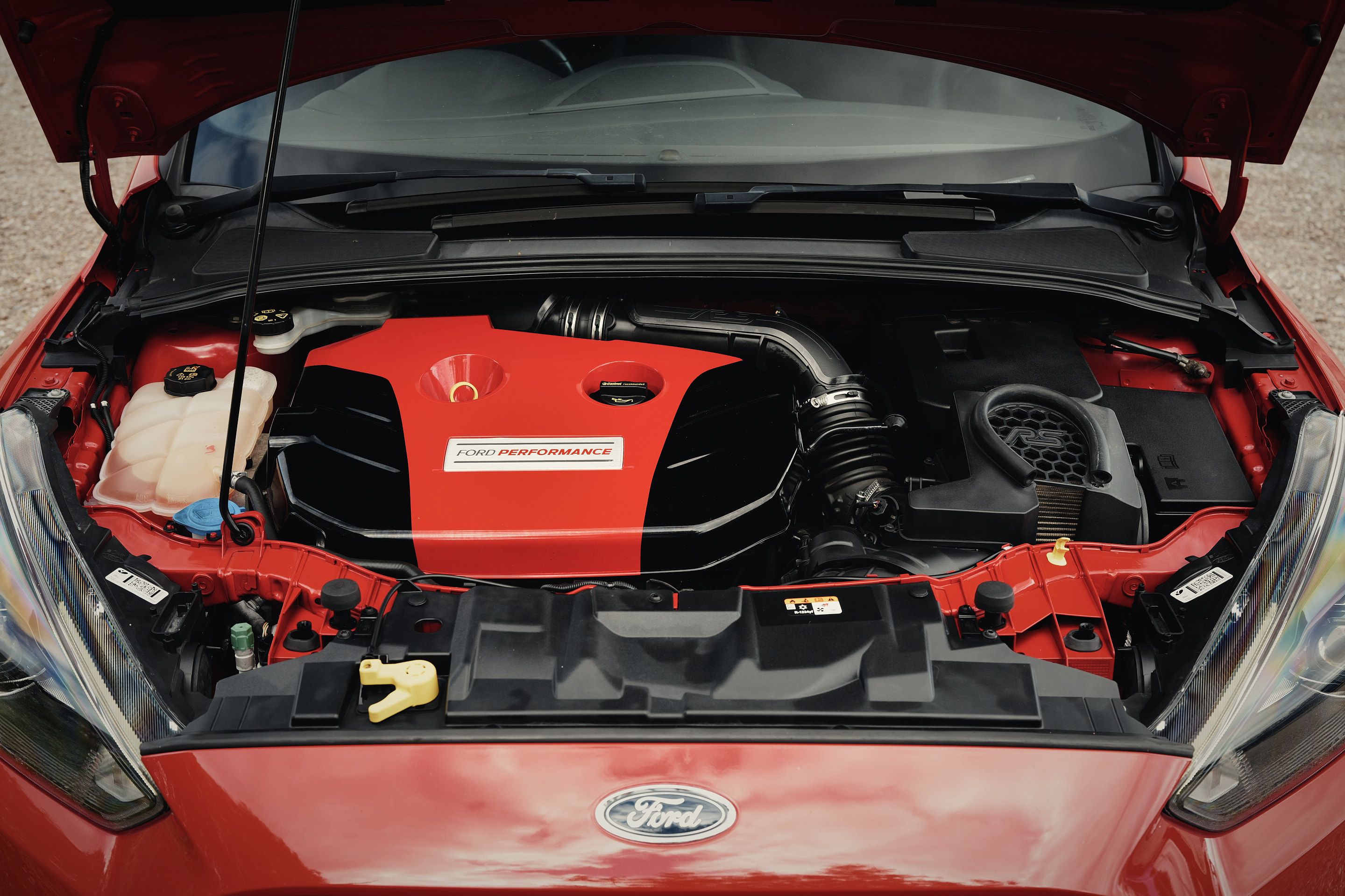 Photo 10 of 12 of 2018 Ford Focus RS (Mk3) Red Edition