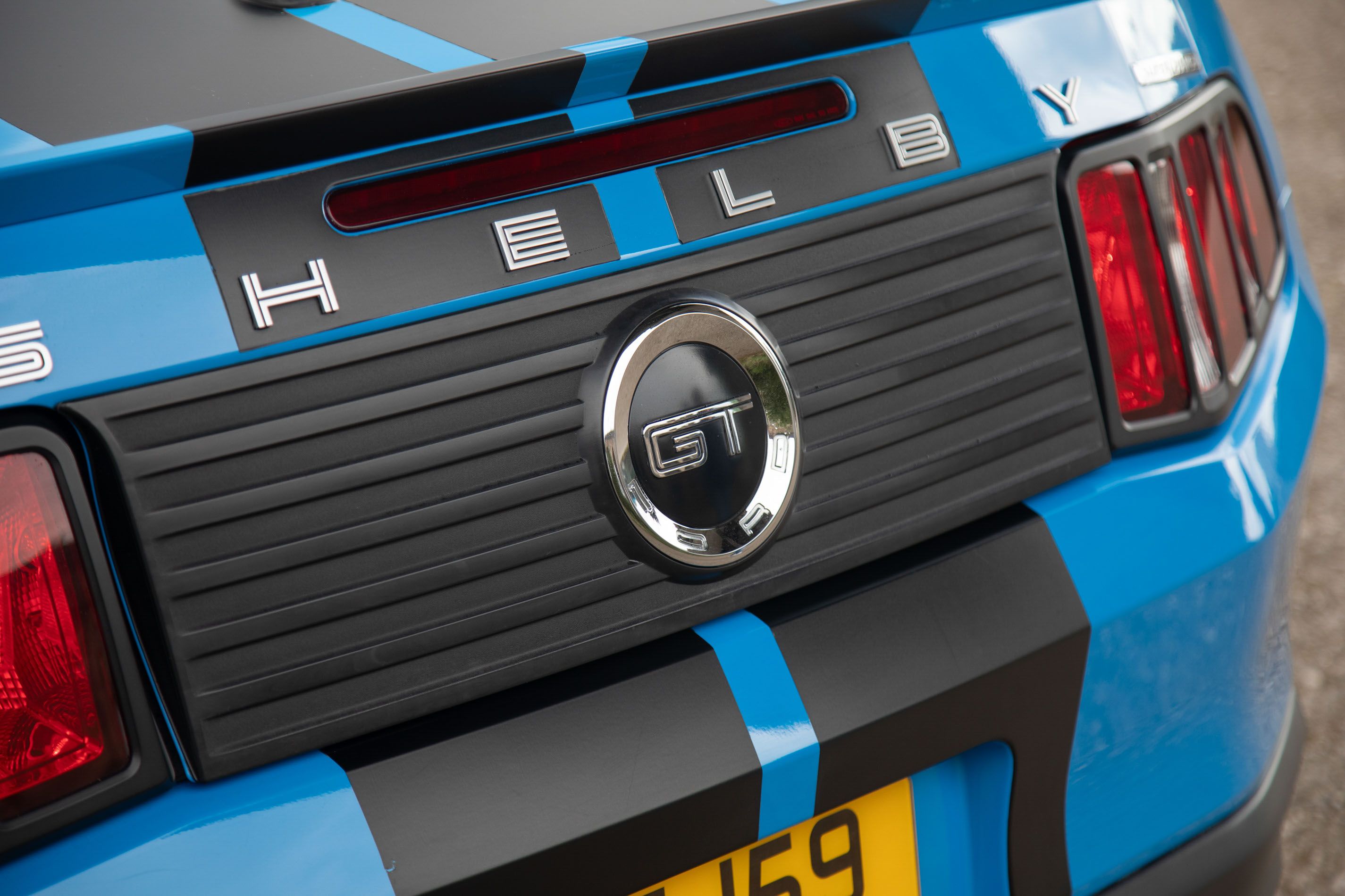 Photo 4 of 12 of 2010 Ford Mustang 4.6-litre V8 Supercharged - GT350 Tribute