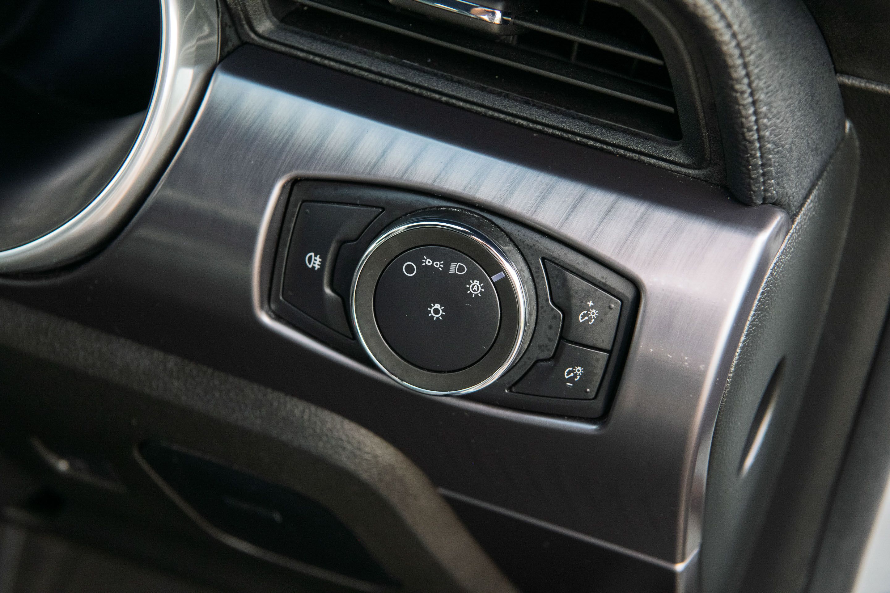 Photo 7 of 12 of 2023 Ford Mustang Mach 1