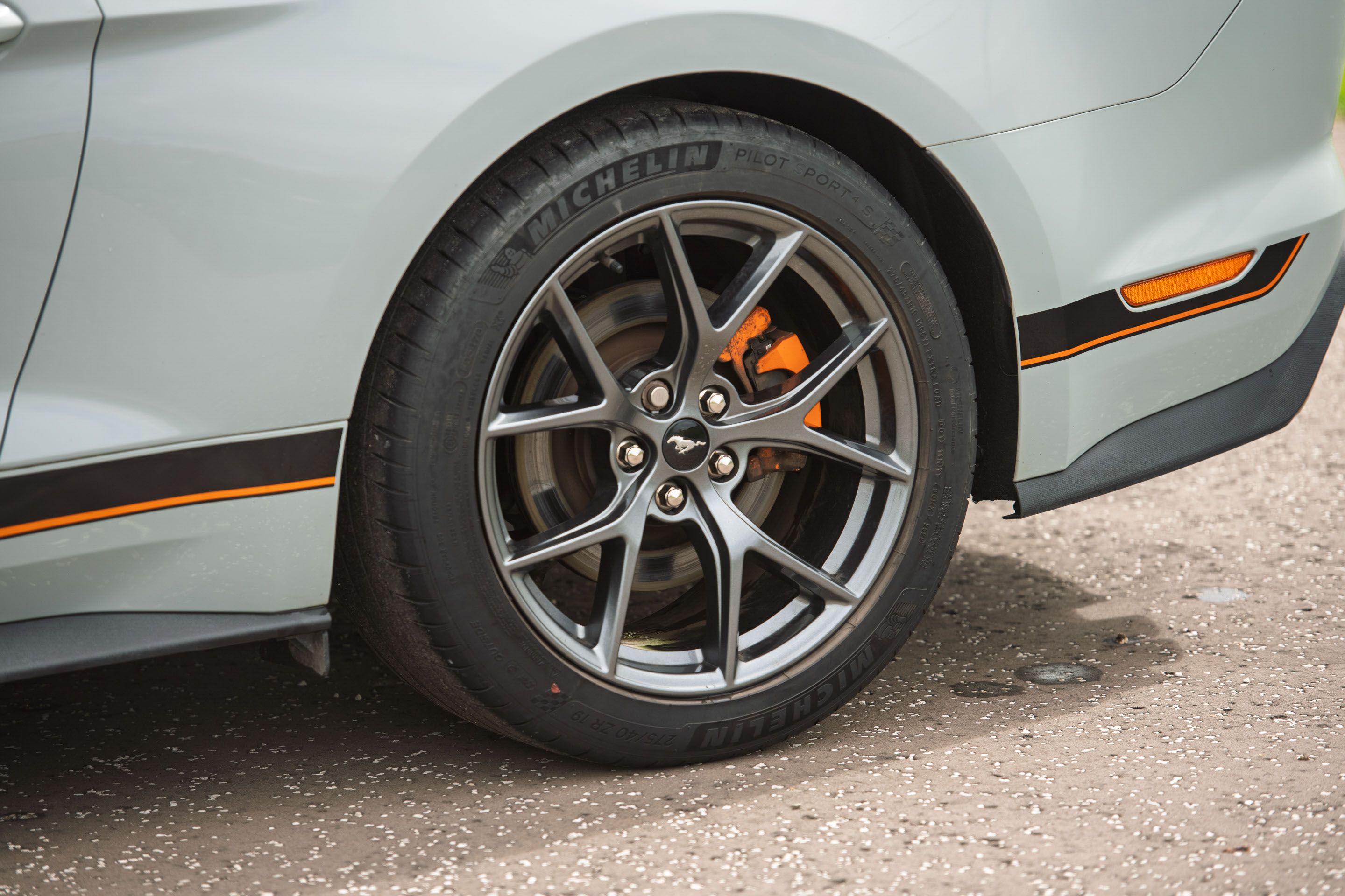 Photo 4 of 12 of 2023 Ford Mustang Mach 1