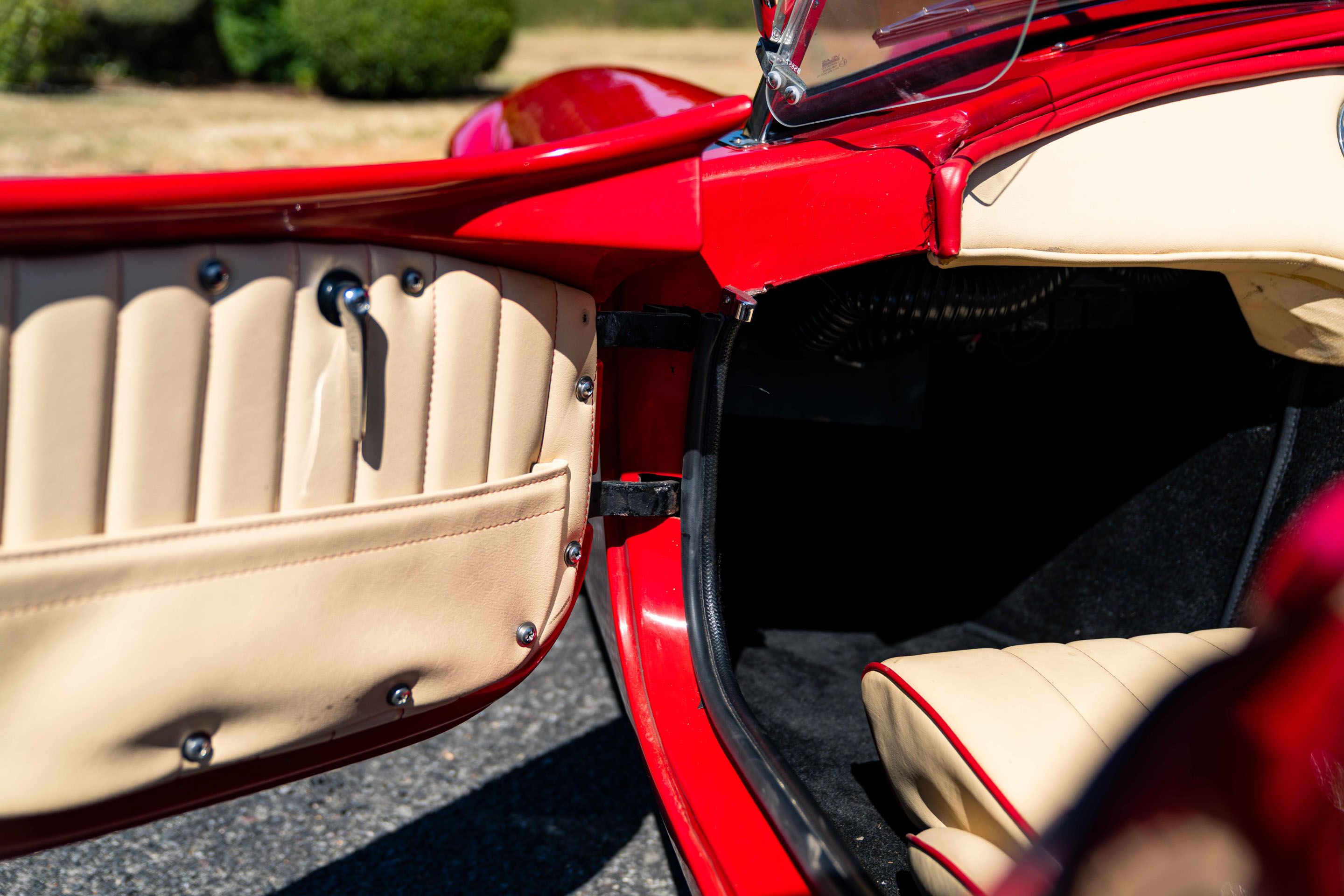 Photo 7 of 12 of 2016 Gardner Douglas 5.7-litre Manual