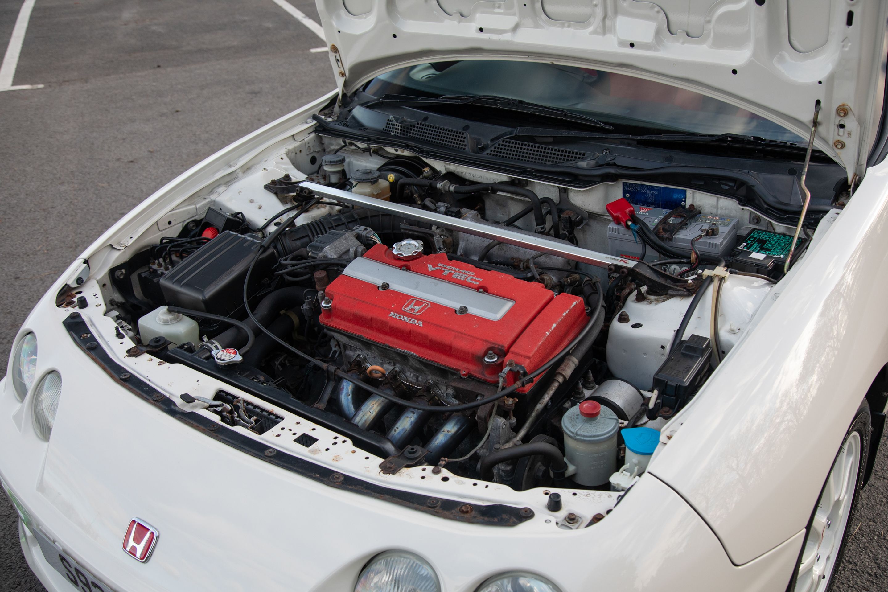 Photo 9 of 12 of 1998 Honda Integra Type R (DC2)