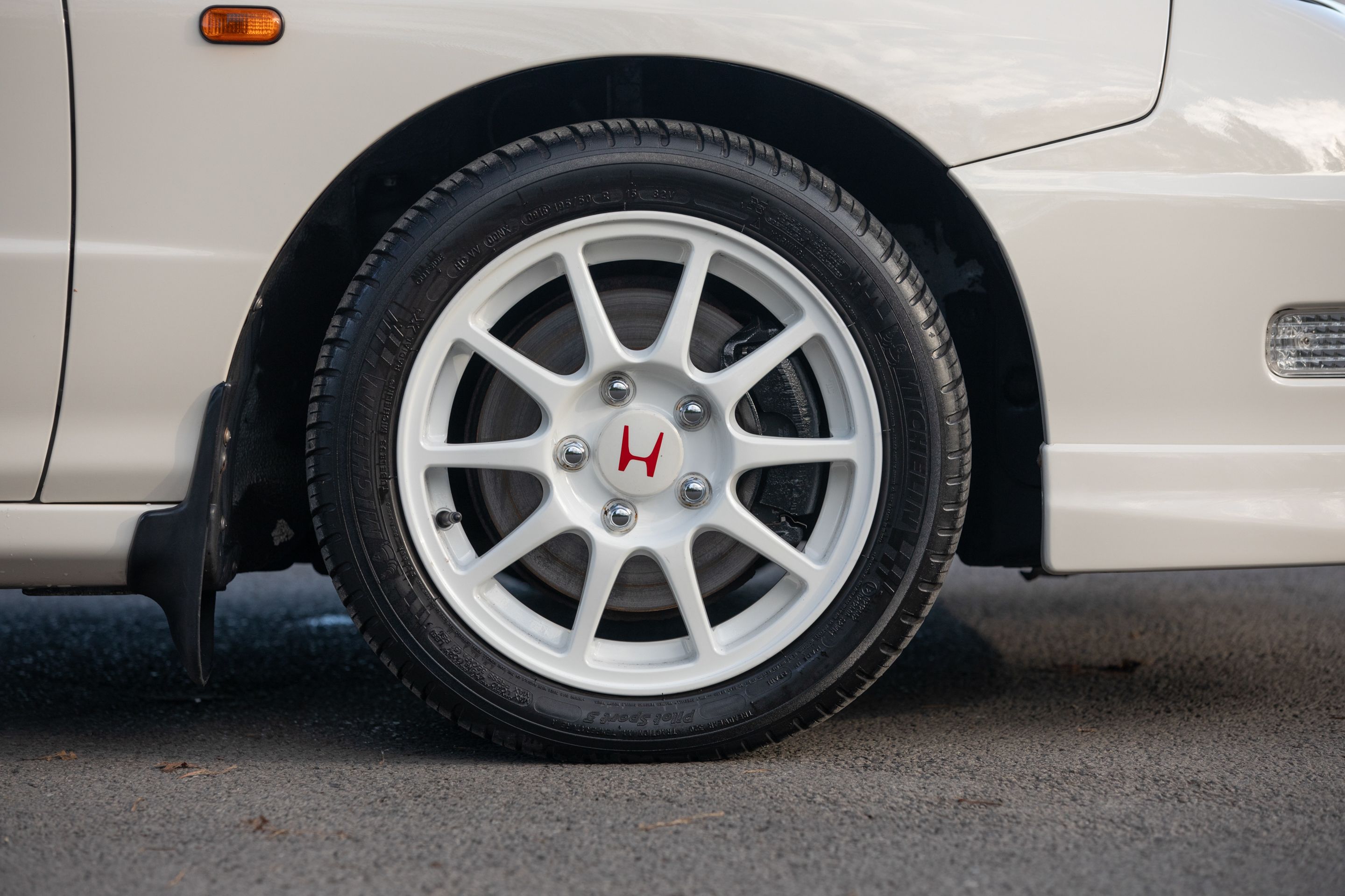 Photo 3 of 12 of 1998 Honda Integra Type R (DC2)