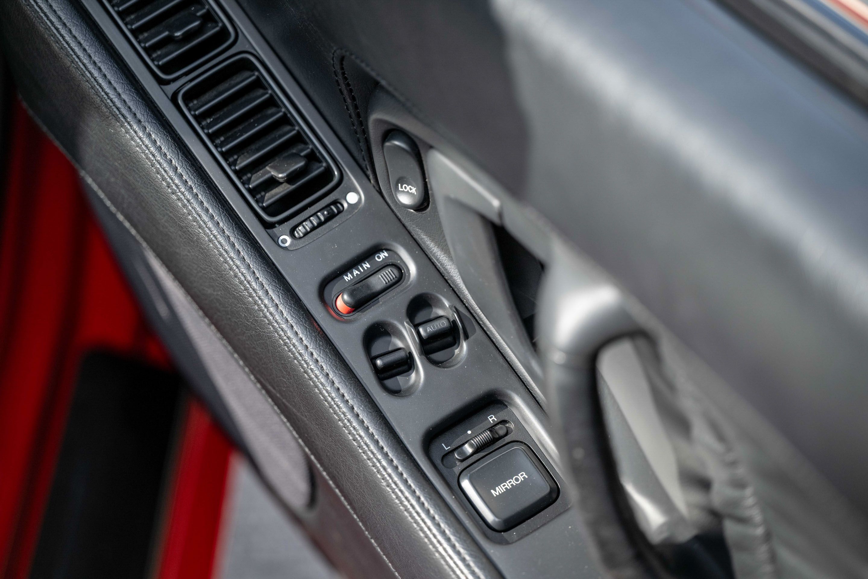 Photo 6 of 12 of 1998 Honda NSX 3.2