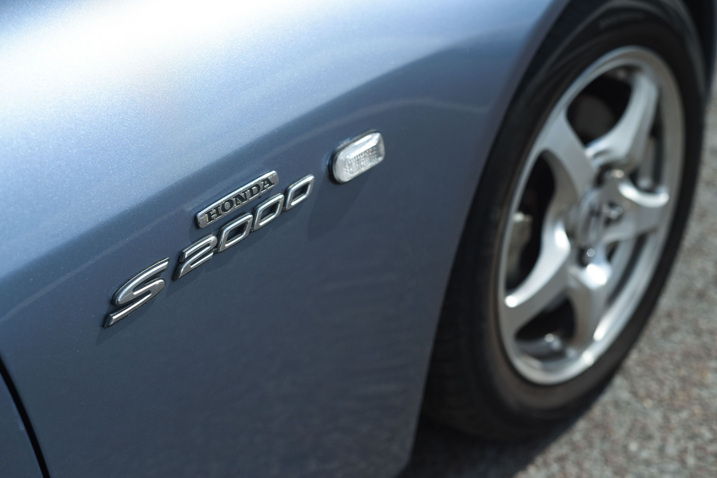 Photo 3 of 12 of 2002 Honda S2000 GT