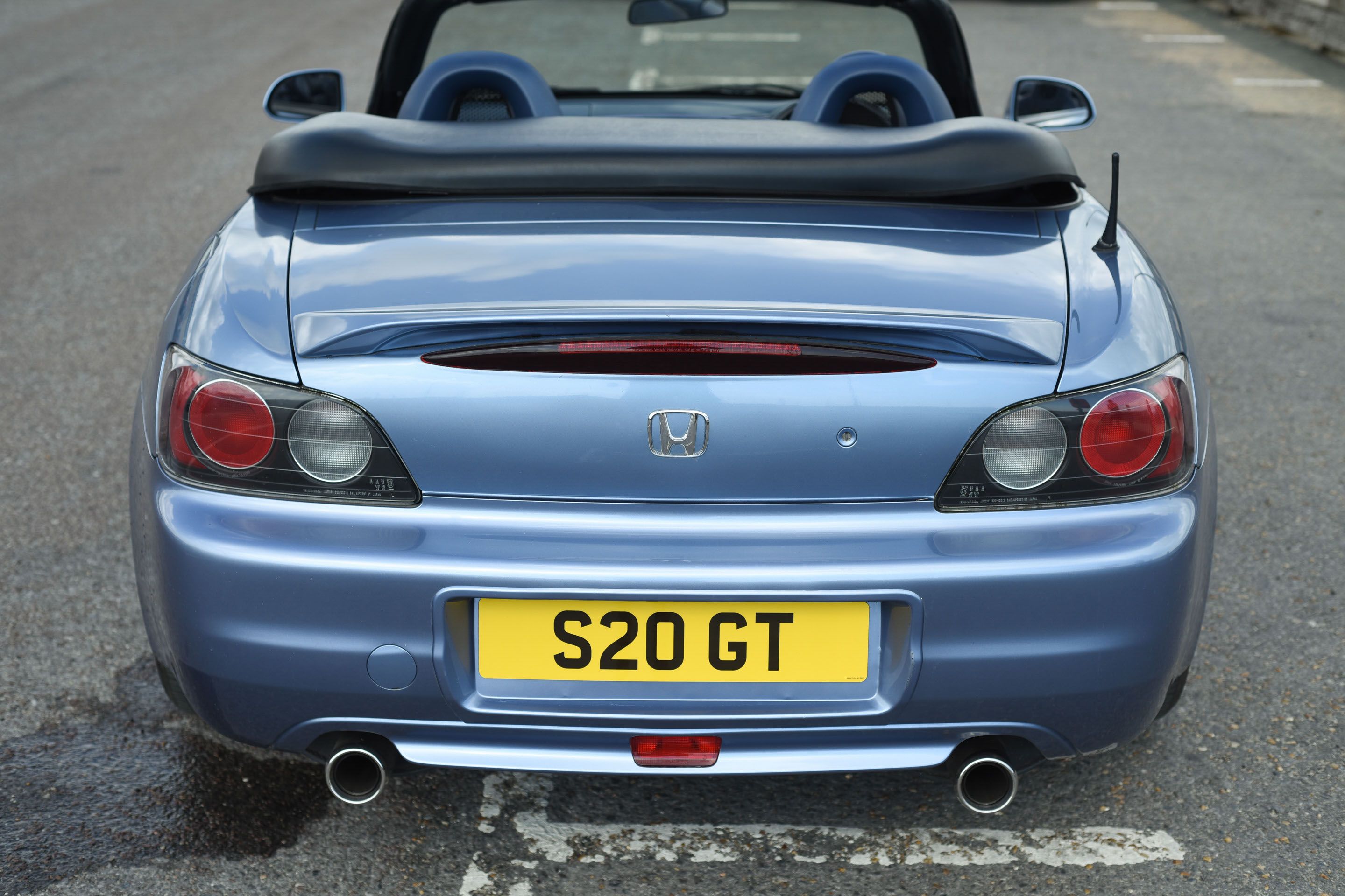Photo 4 of 12 of 2002 Honda S2000 GT