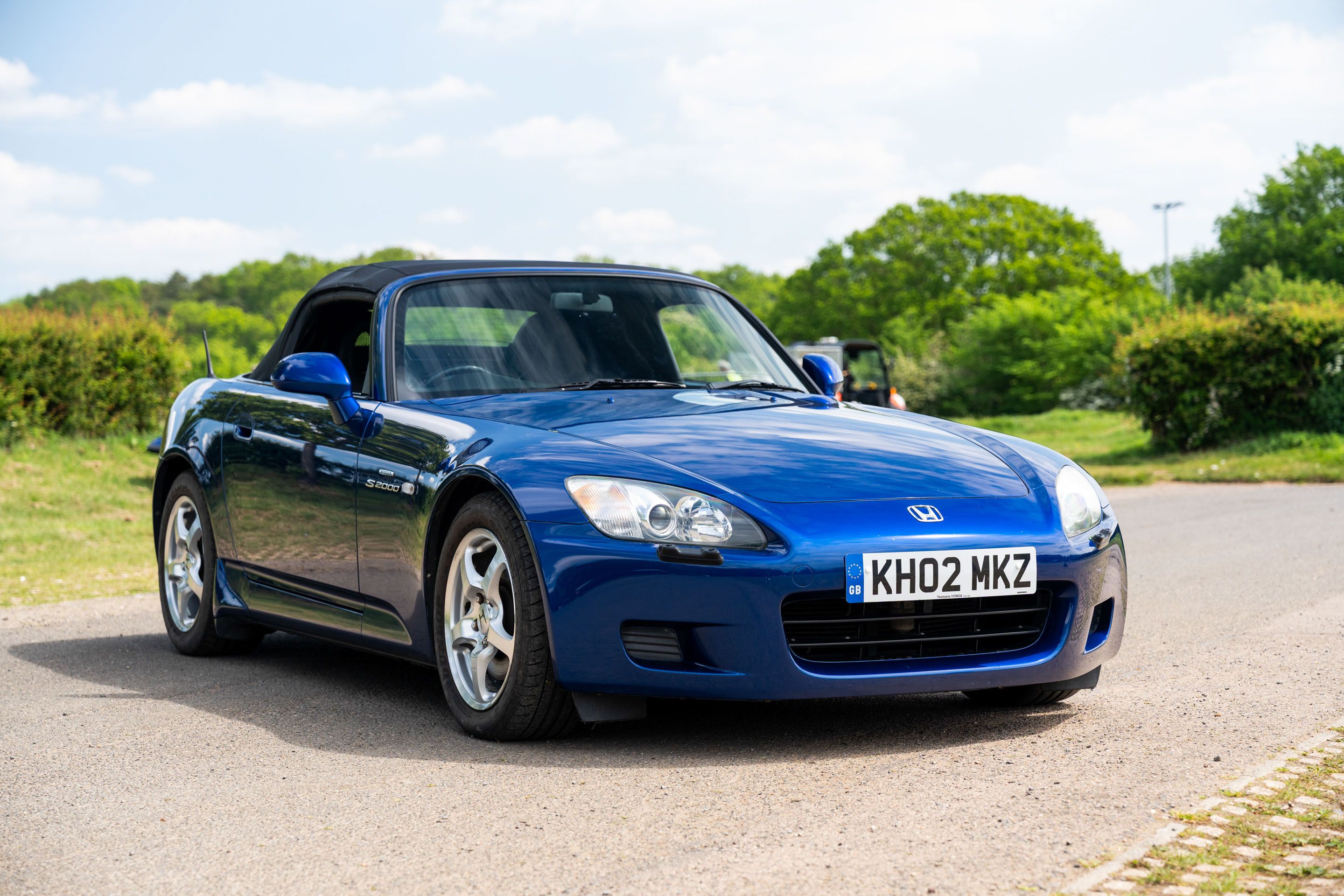 Photo 2 of 12 of 2002 Honda S2000