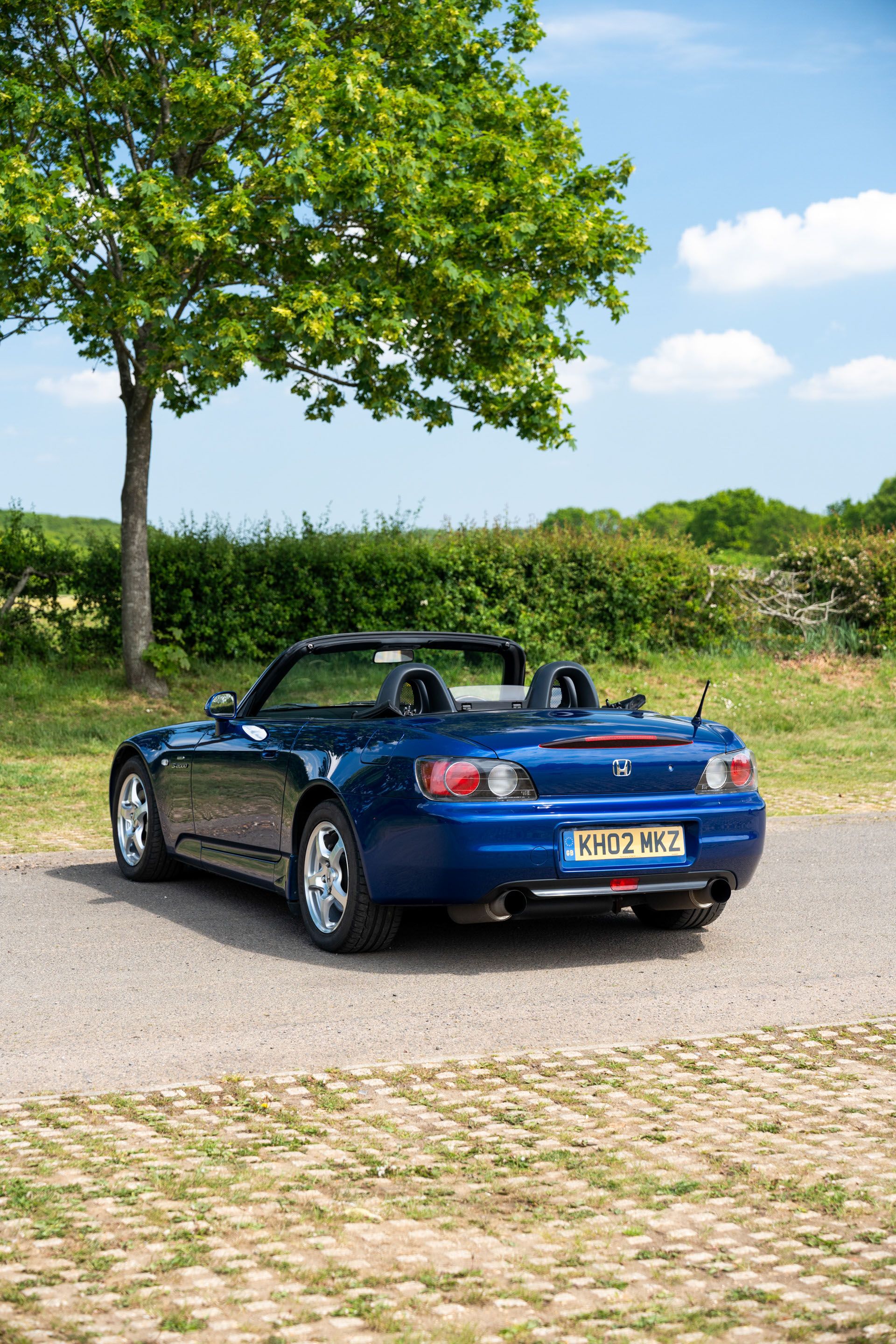 Photo 3 of 12 of 2002 Honda S2000
