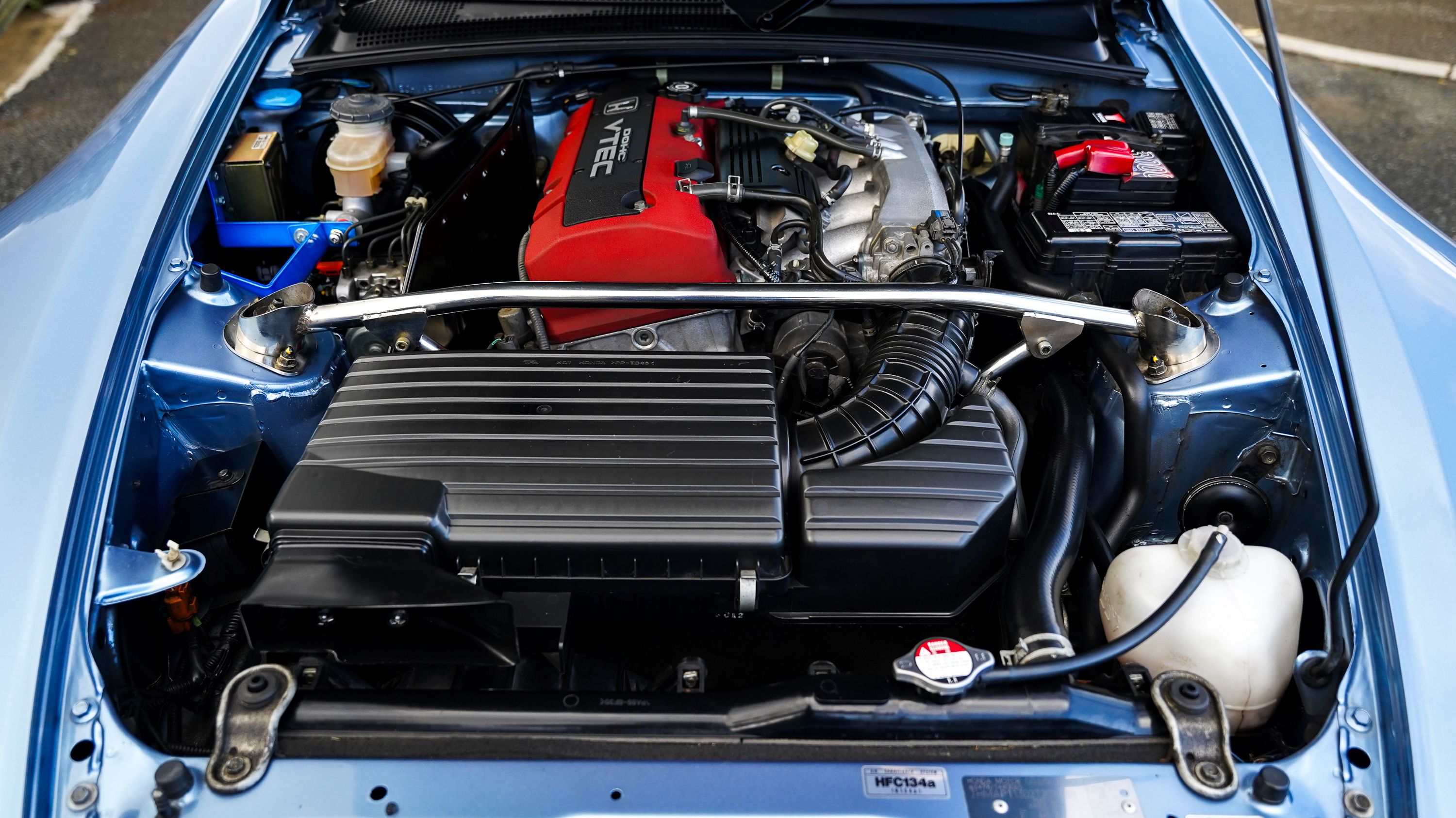 Photo 8 of 12 of 2002 Honda S2000