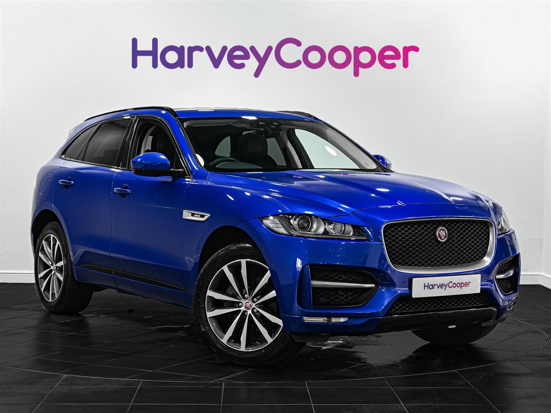 Jaguar F Pace R Sport AWD | Cold Climate Pack | Elec Deployable Tow Bar | Fixed Panoramic Roof | Keyless Entry | Rear Camera