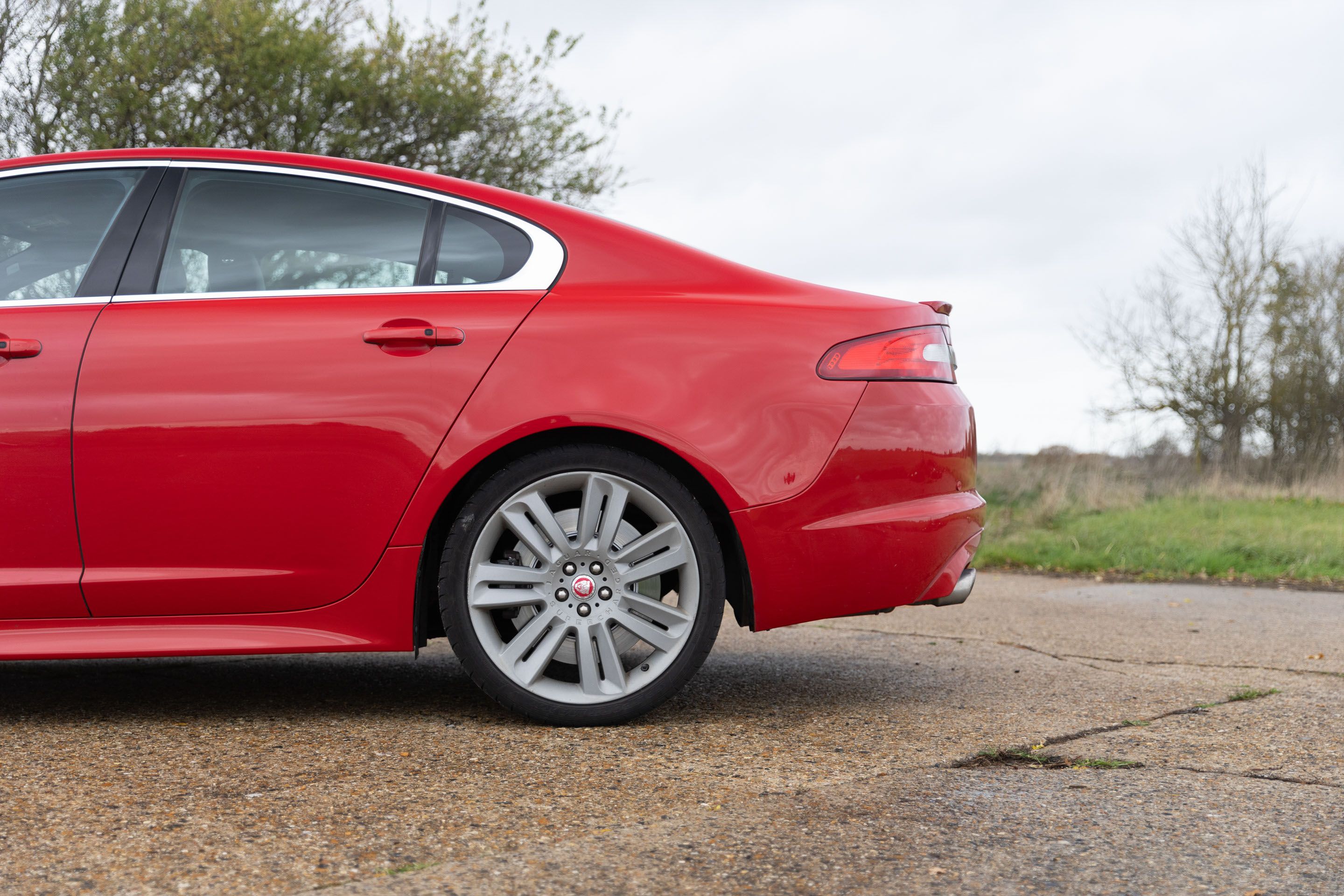Photo 4 of 12 of 2010 Jaguar XFR